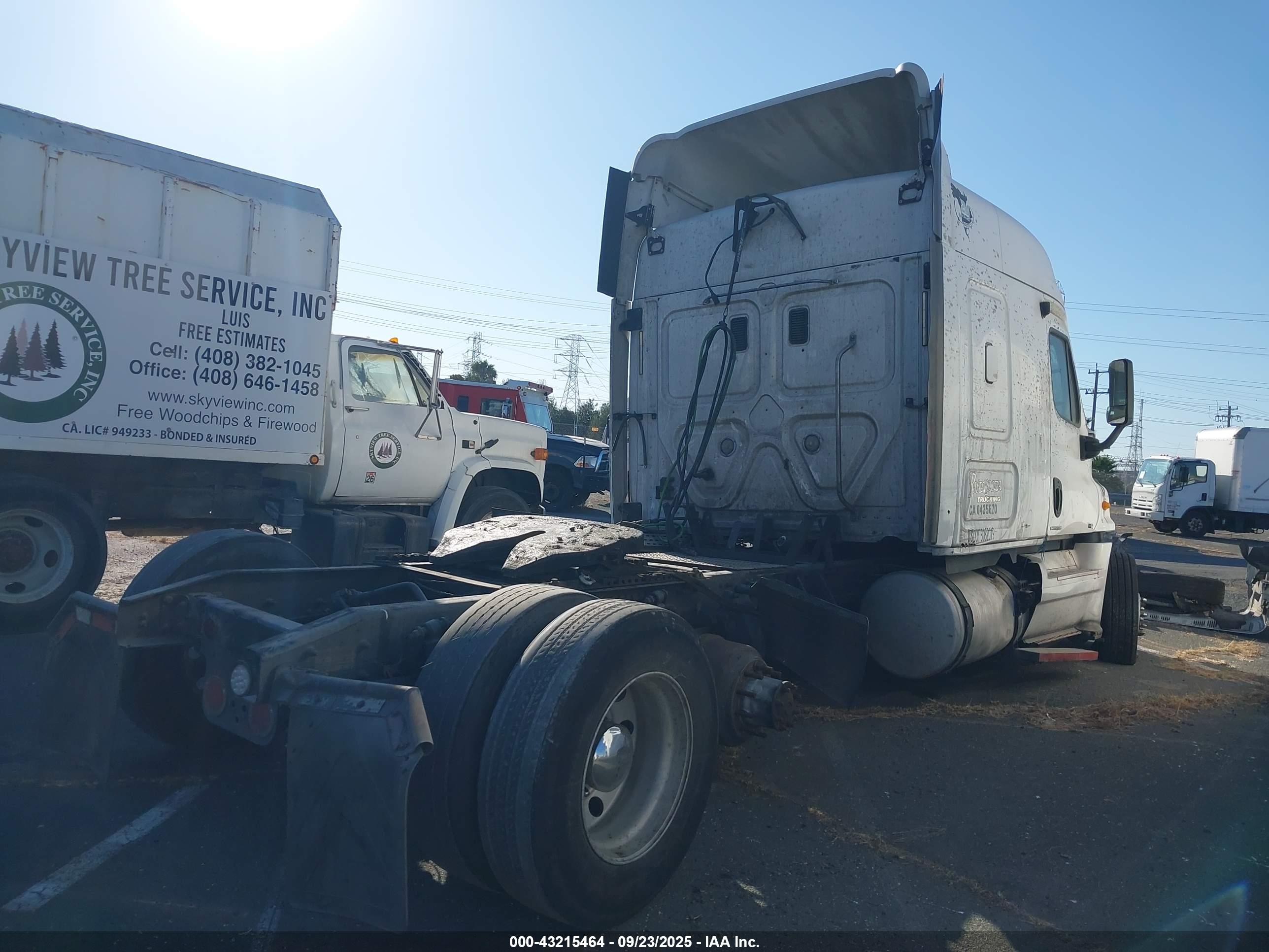 FREIGHTLINER CASCADIA image 4