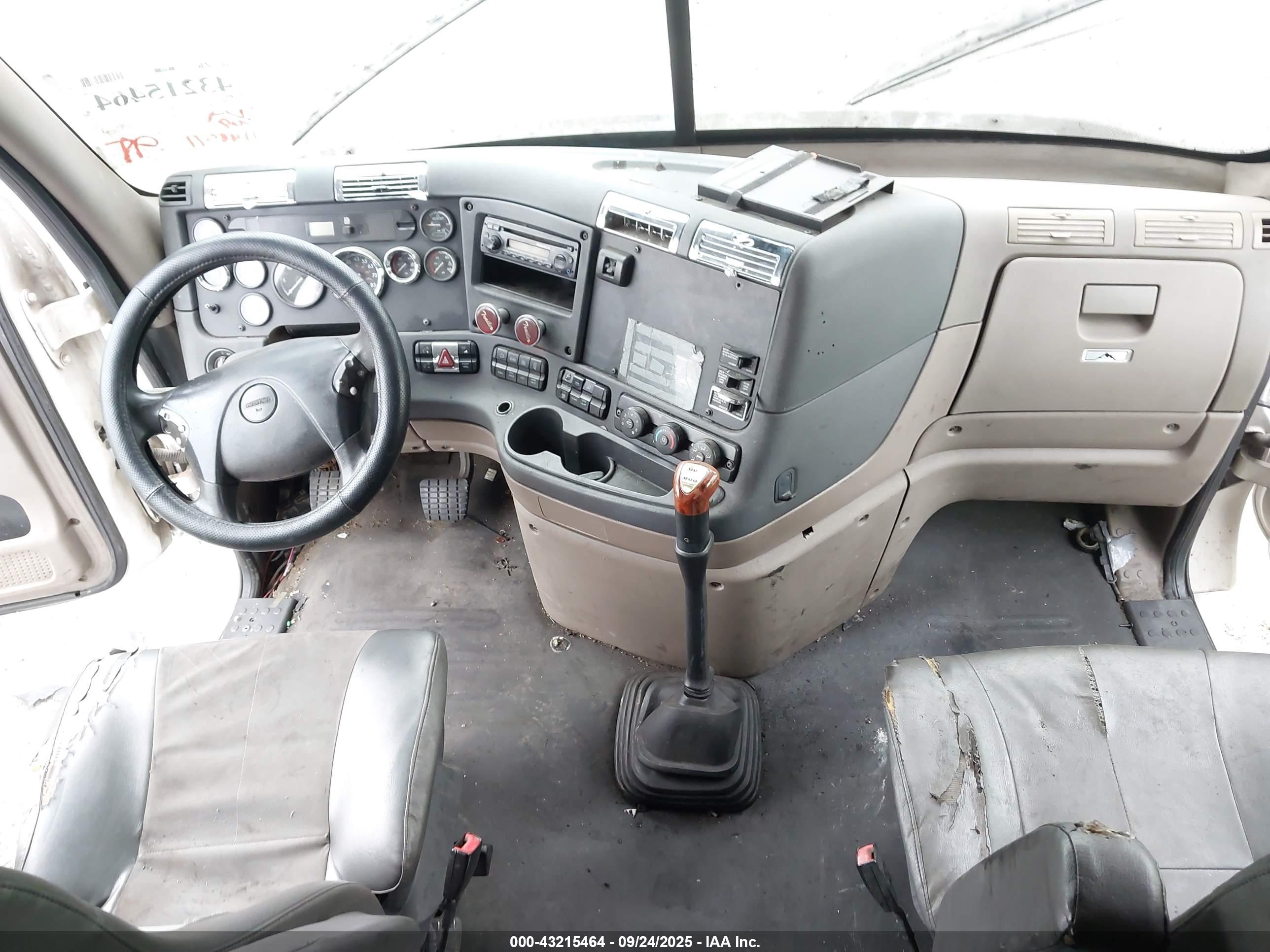 FREIGHTLINER CASCADIA image 8