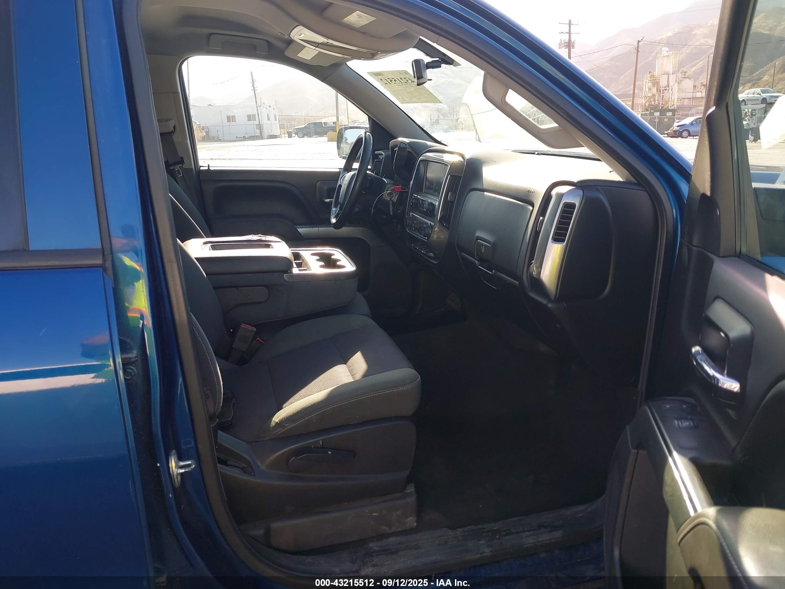 CHEVROLET SILVERADO image 5