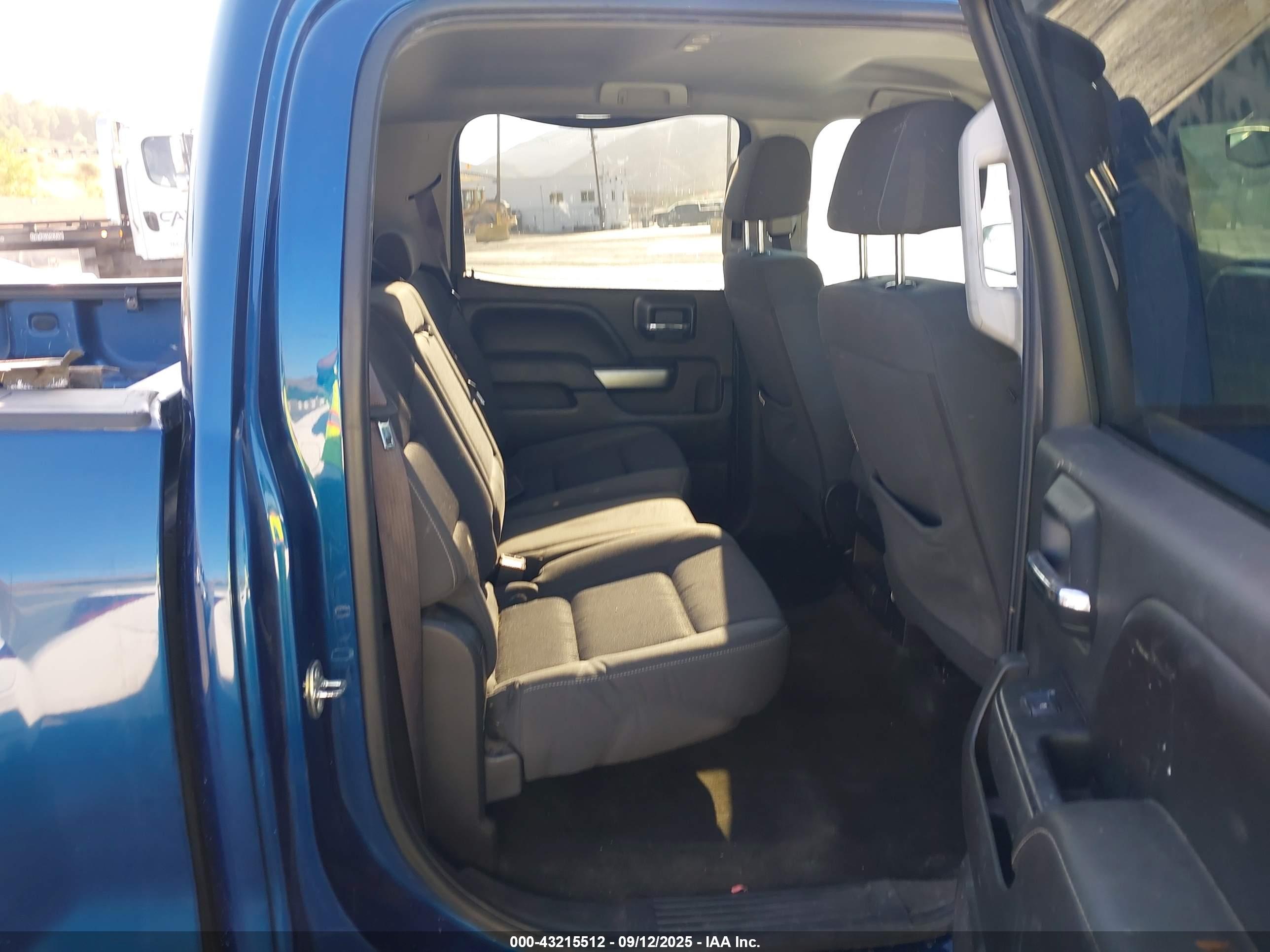 CHEVROLET SILVERADO image 8