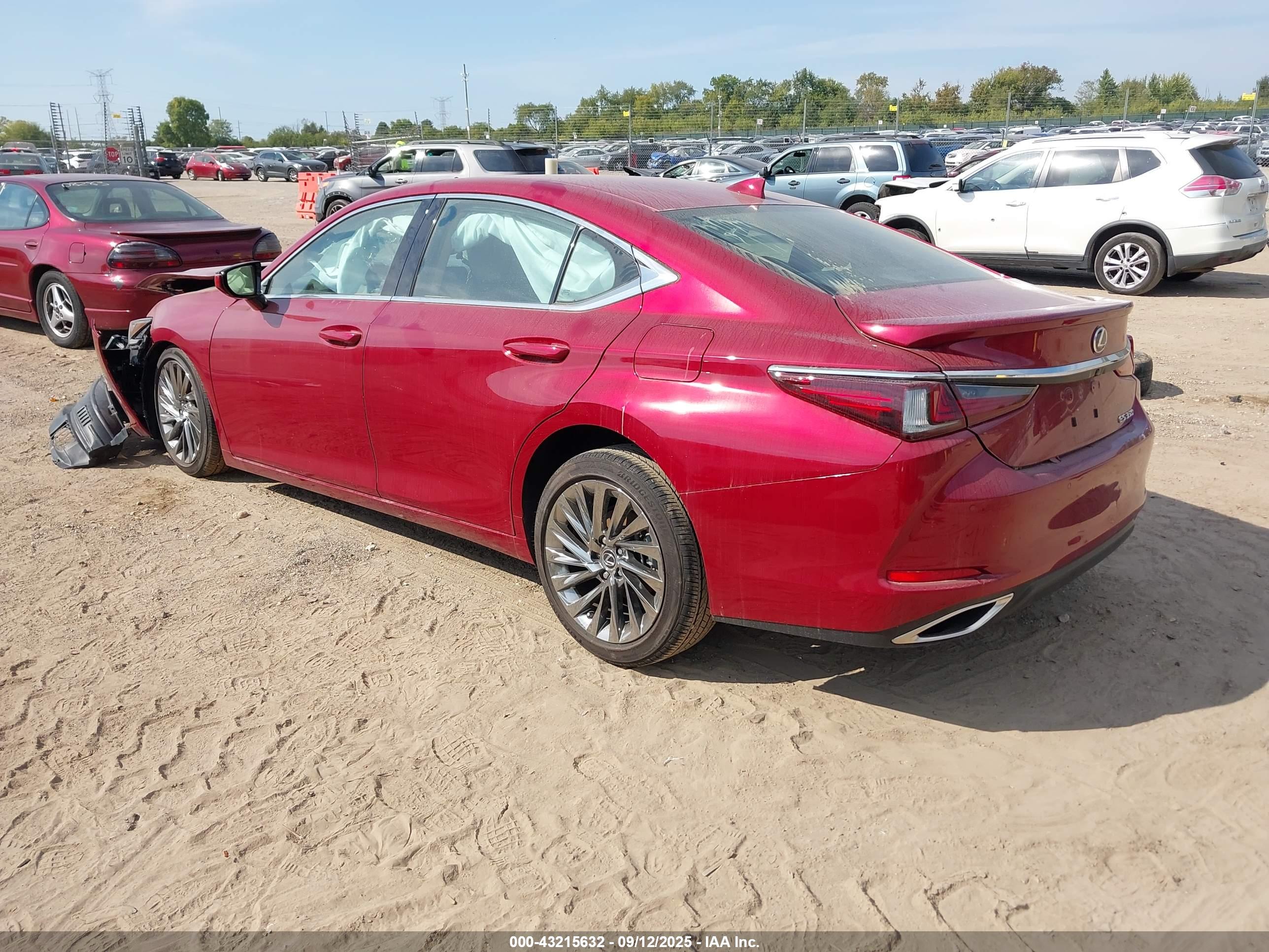LEXUS ES image 3