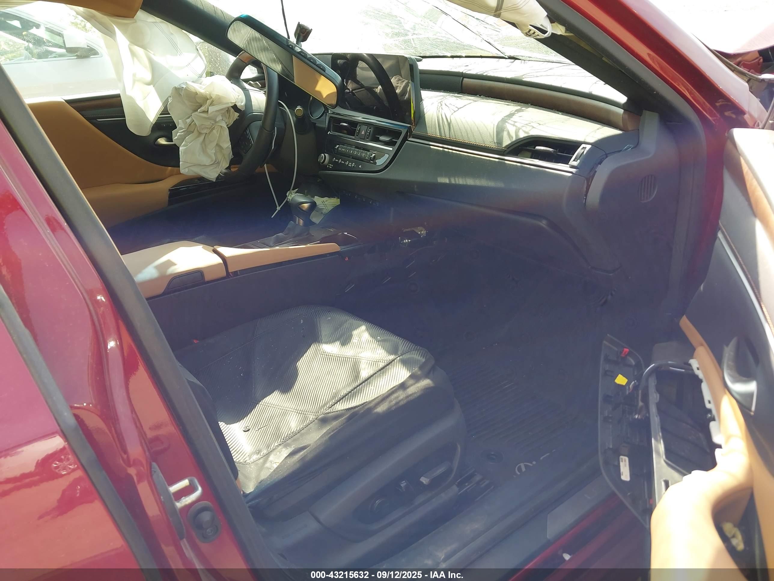 LEXUS ES image 5