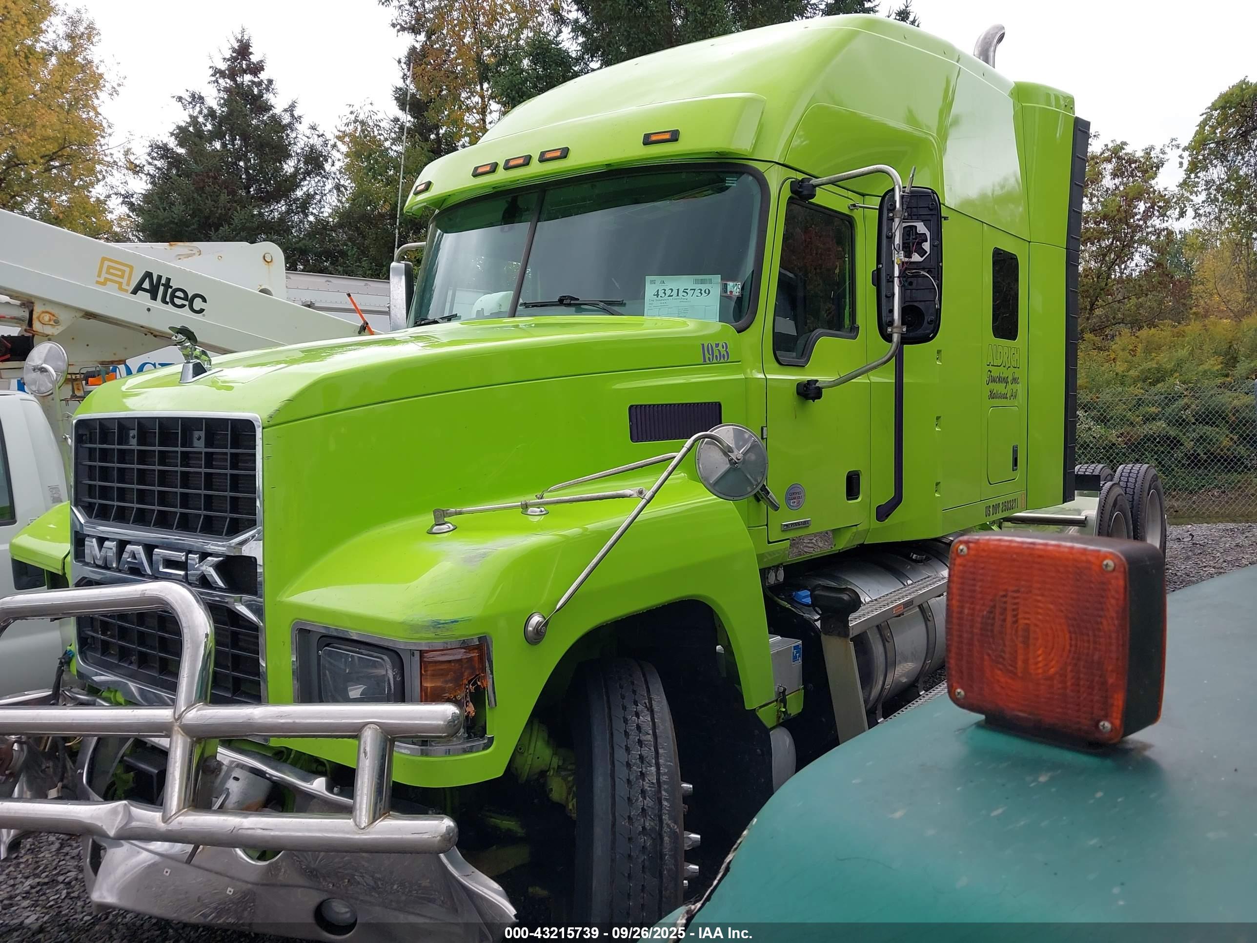 MACK PINNACLE image 2