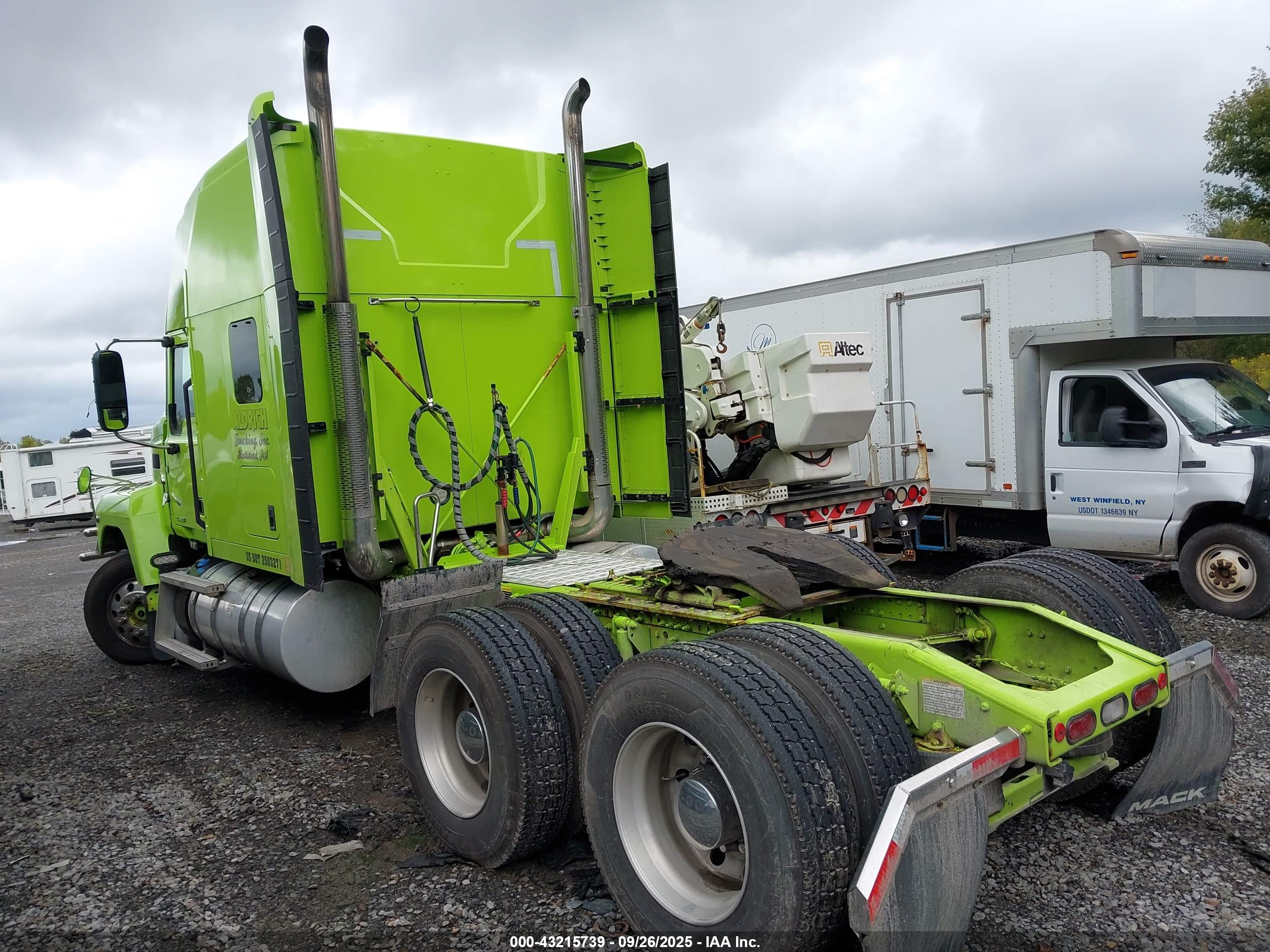MACK PINNACLE image 3