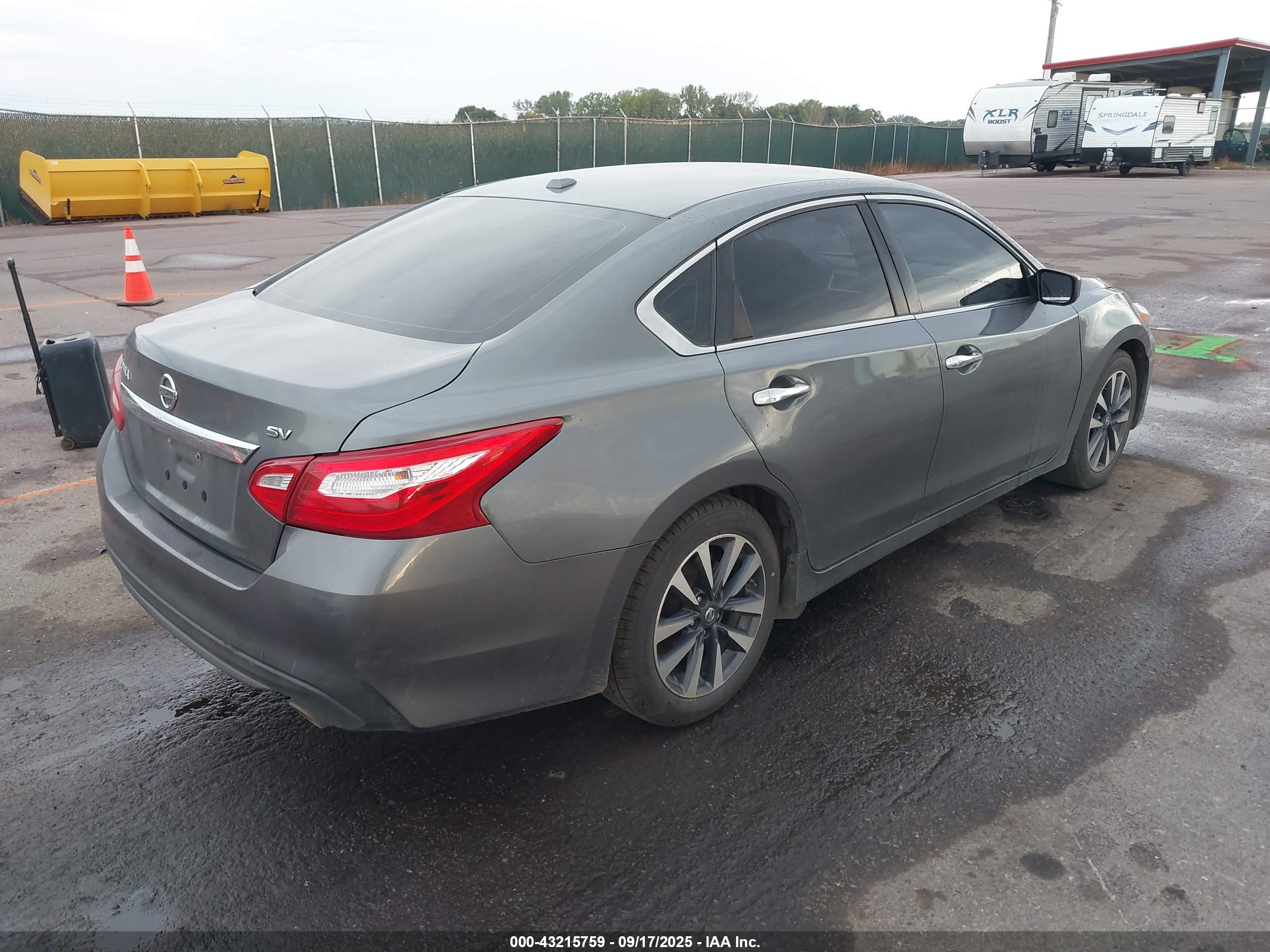 NISSAN ALTIMA image 4