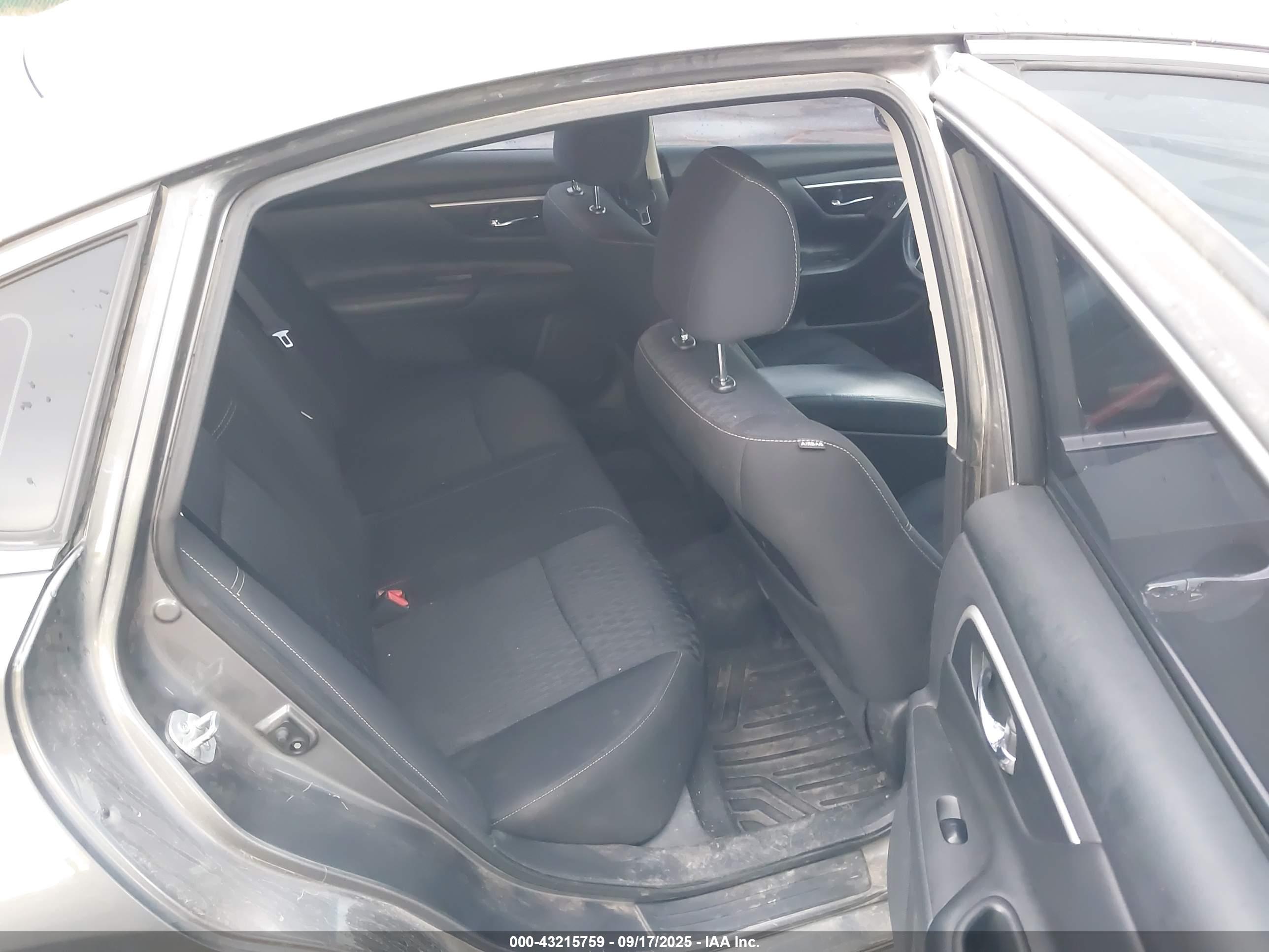NISSAN ALTIMA image 8