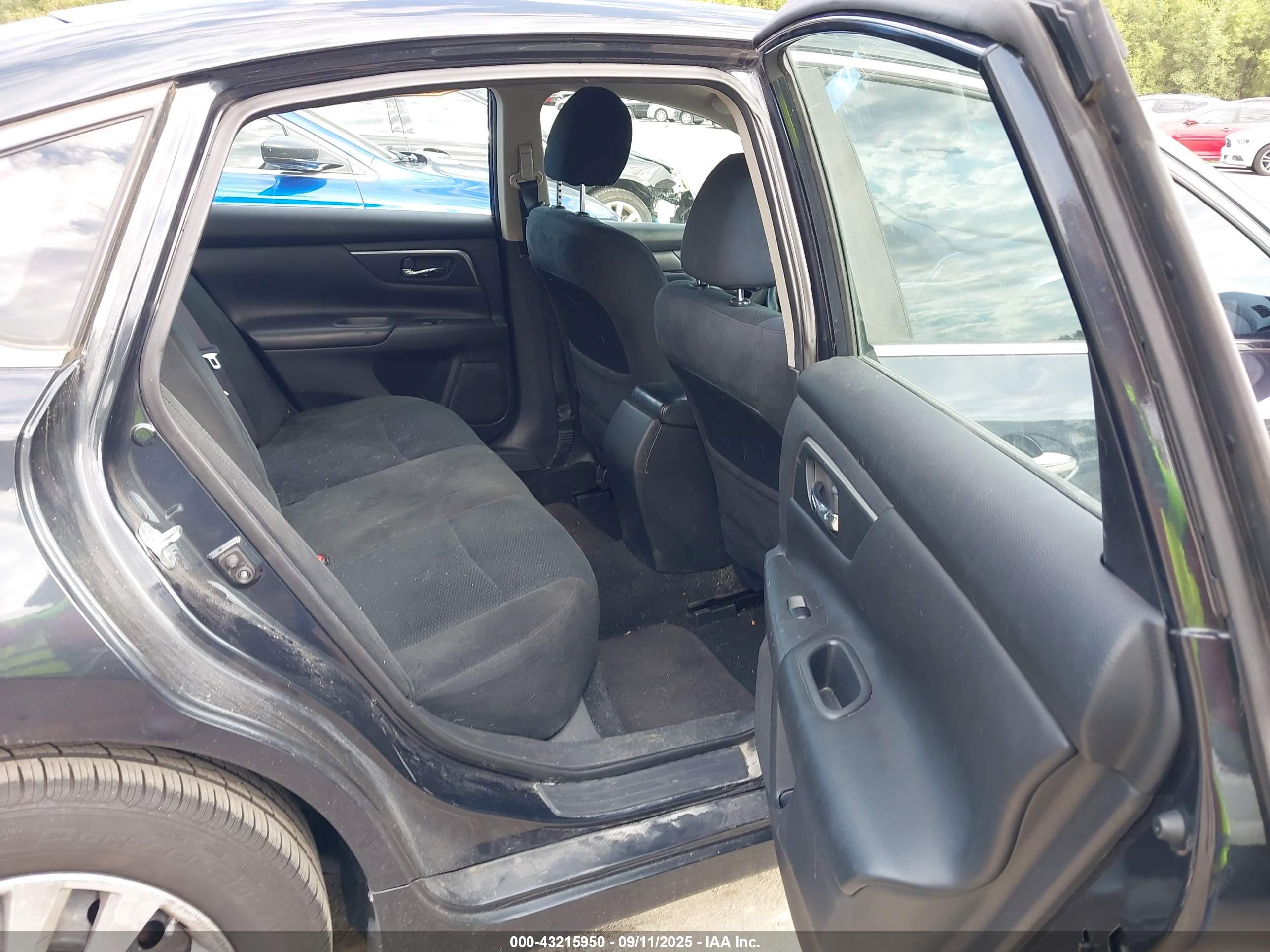 NISSAN ALTIMA image 8