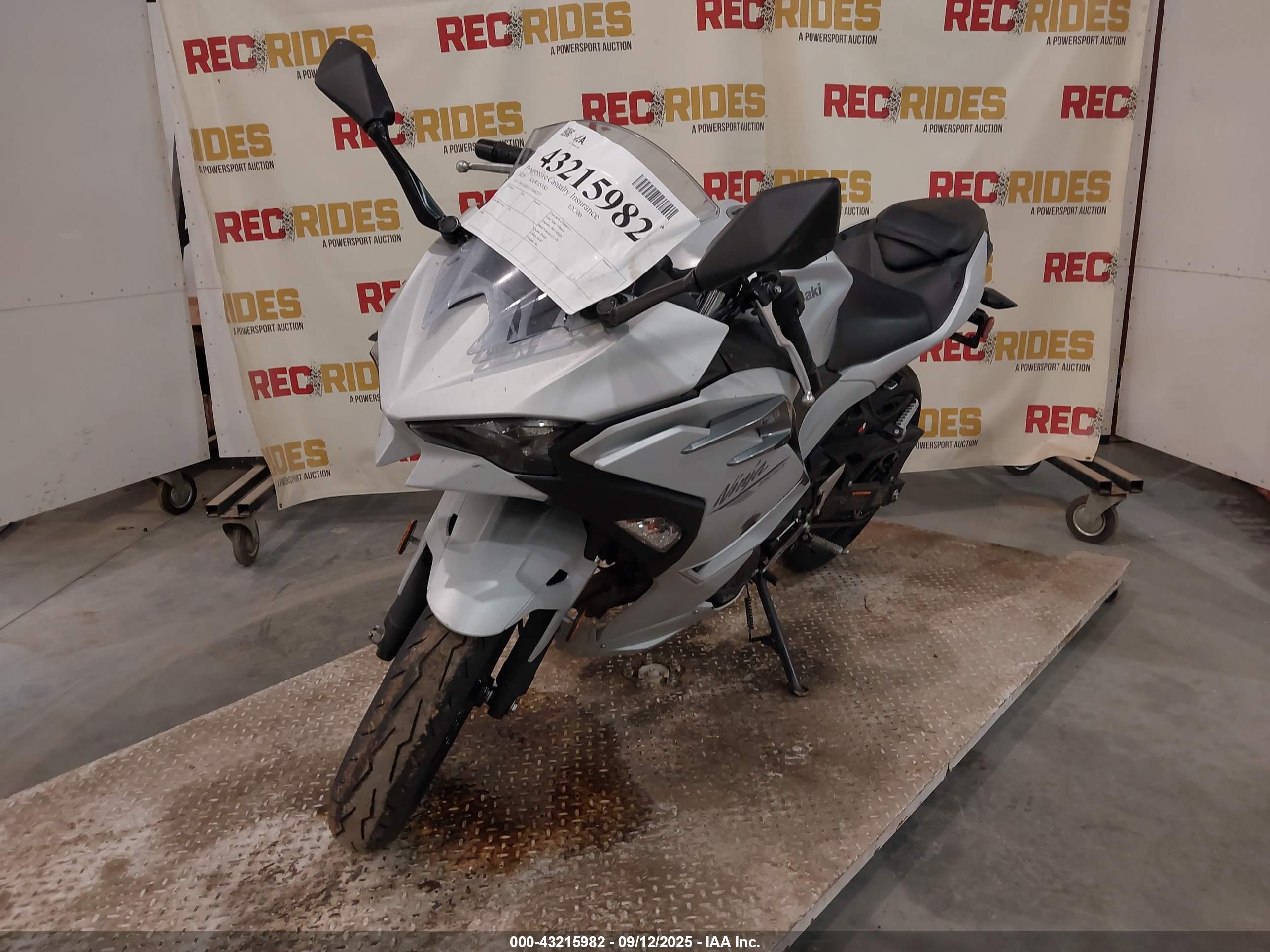 KAWASAKI EX500 image 2