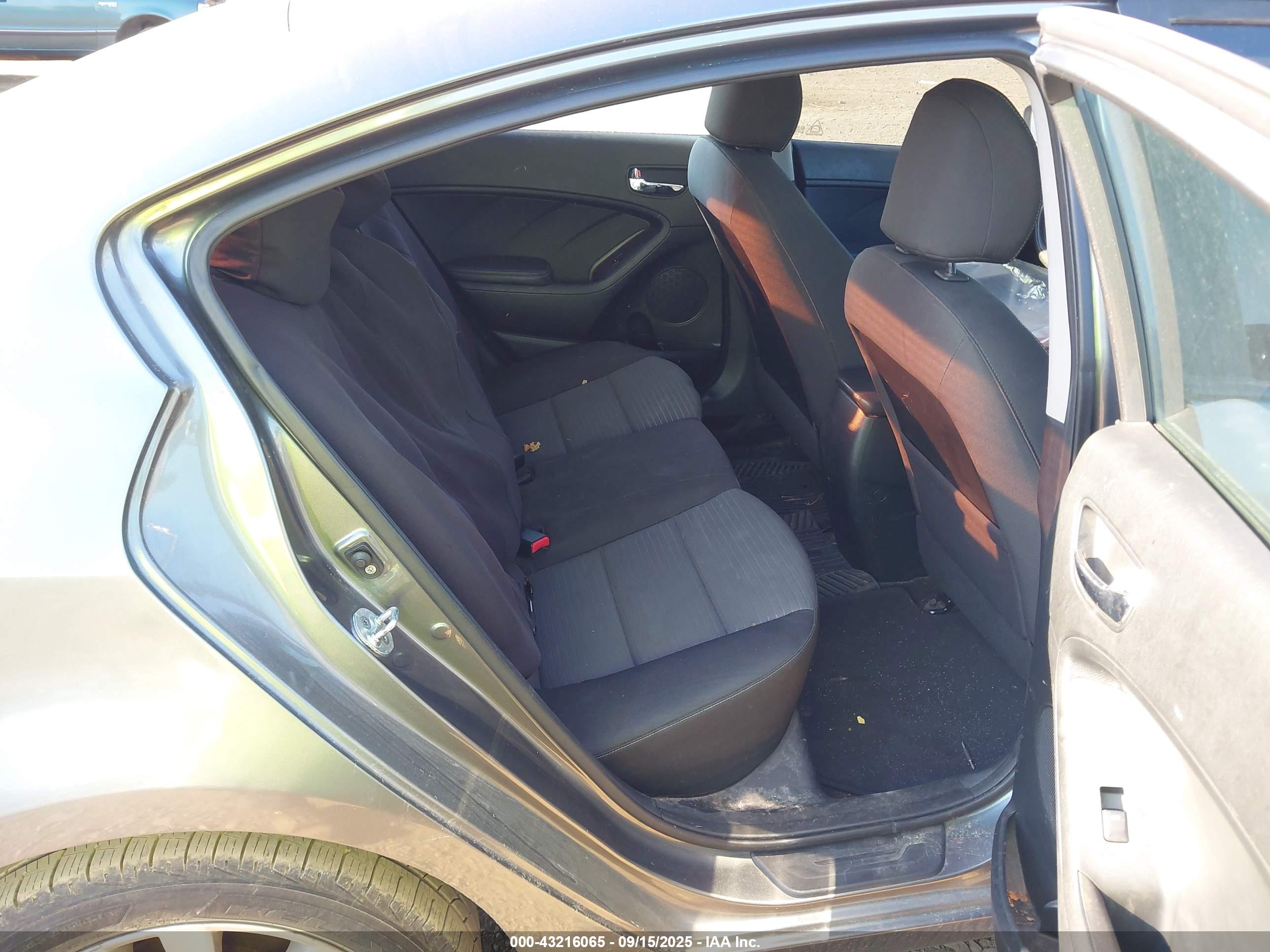 KIA FORTE image 8