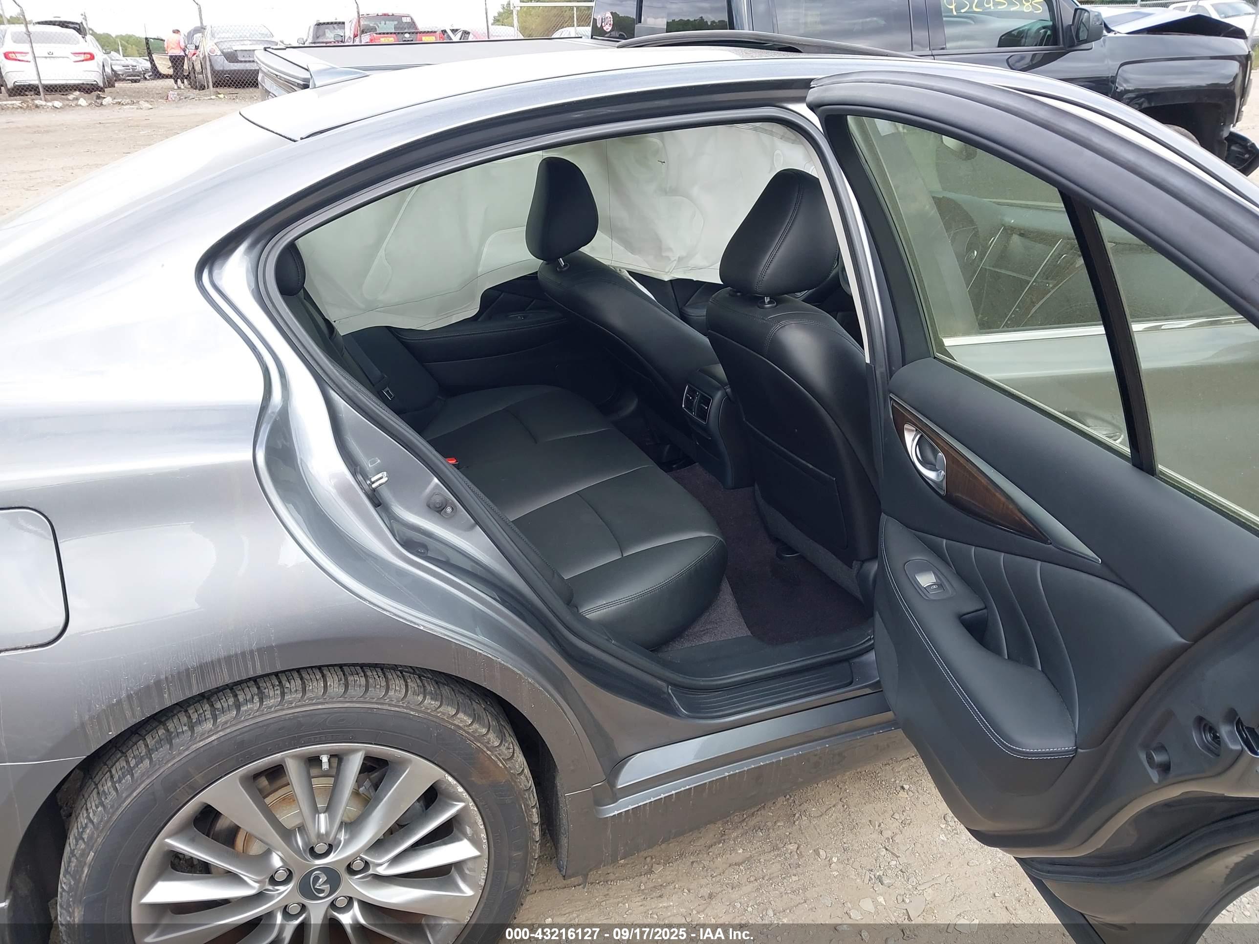 INFINITI Q50 image 8