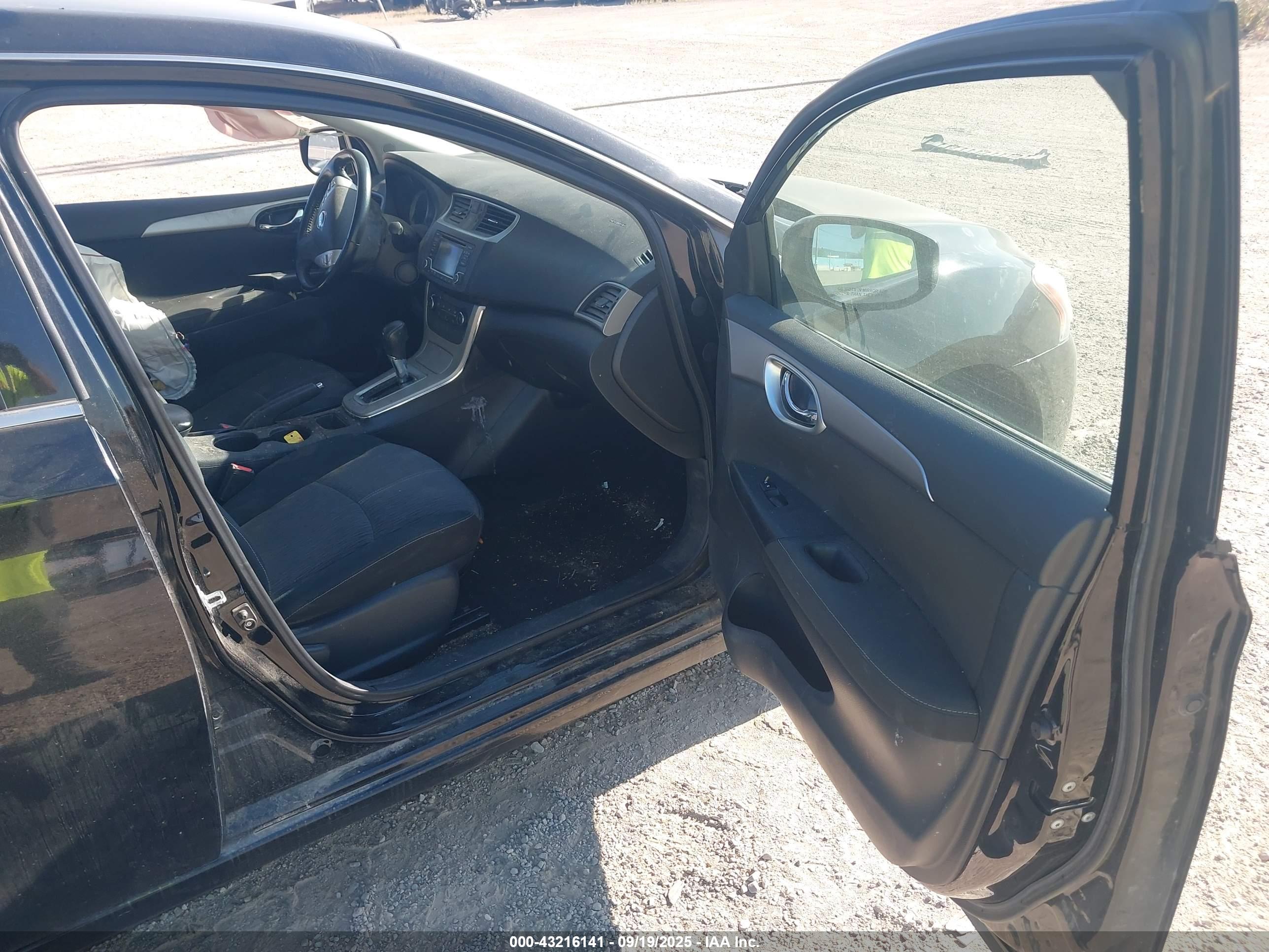 NISSAN SENTRA image 5