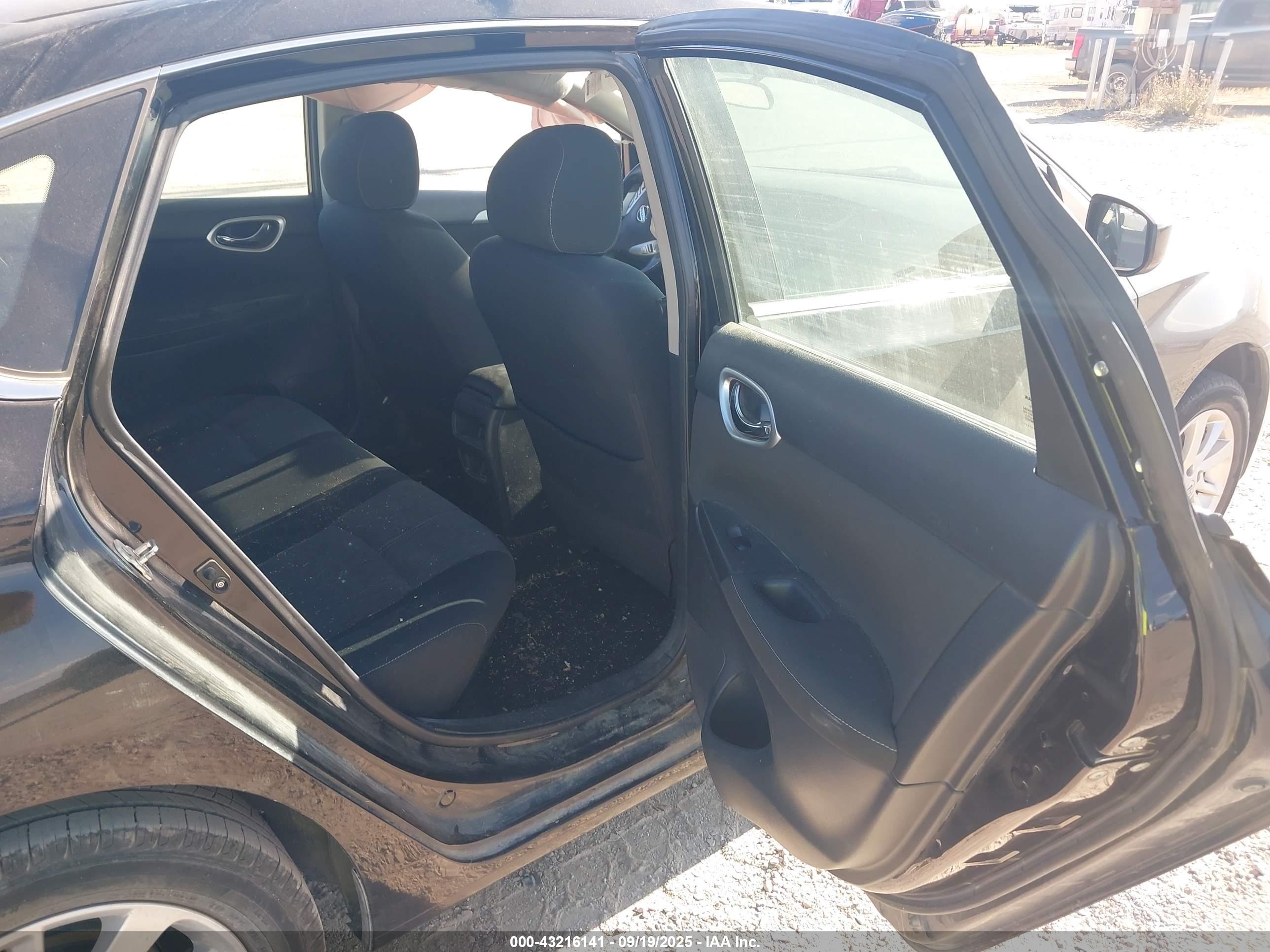 NISSAN SENTRA image 8