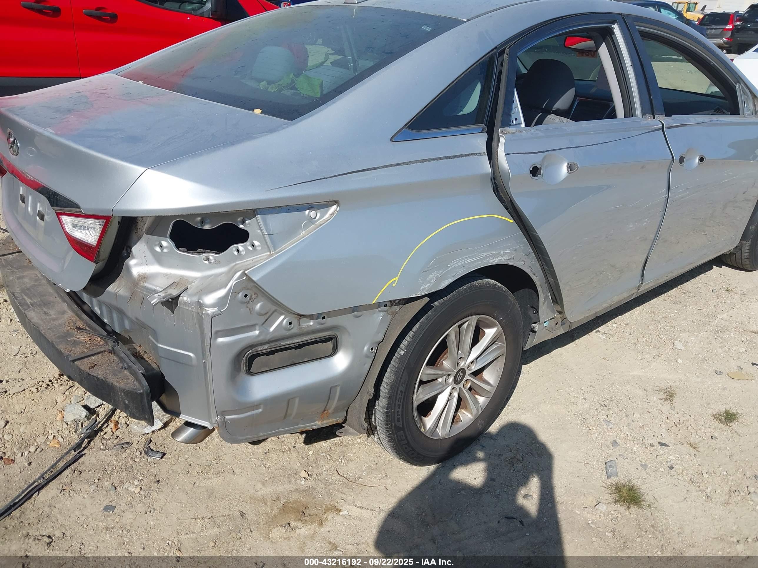 HYUNDAI SONATA image 4
