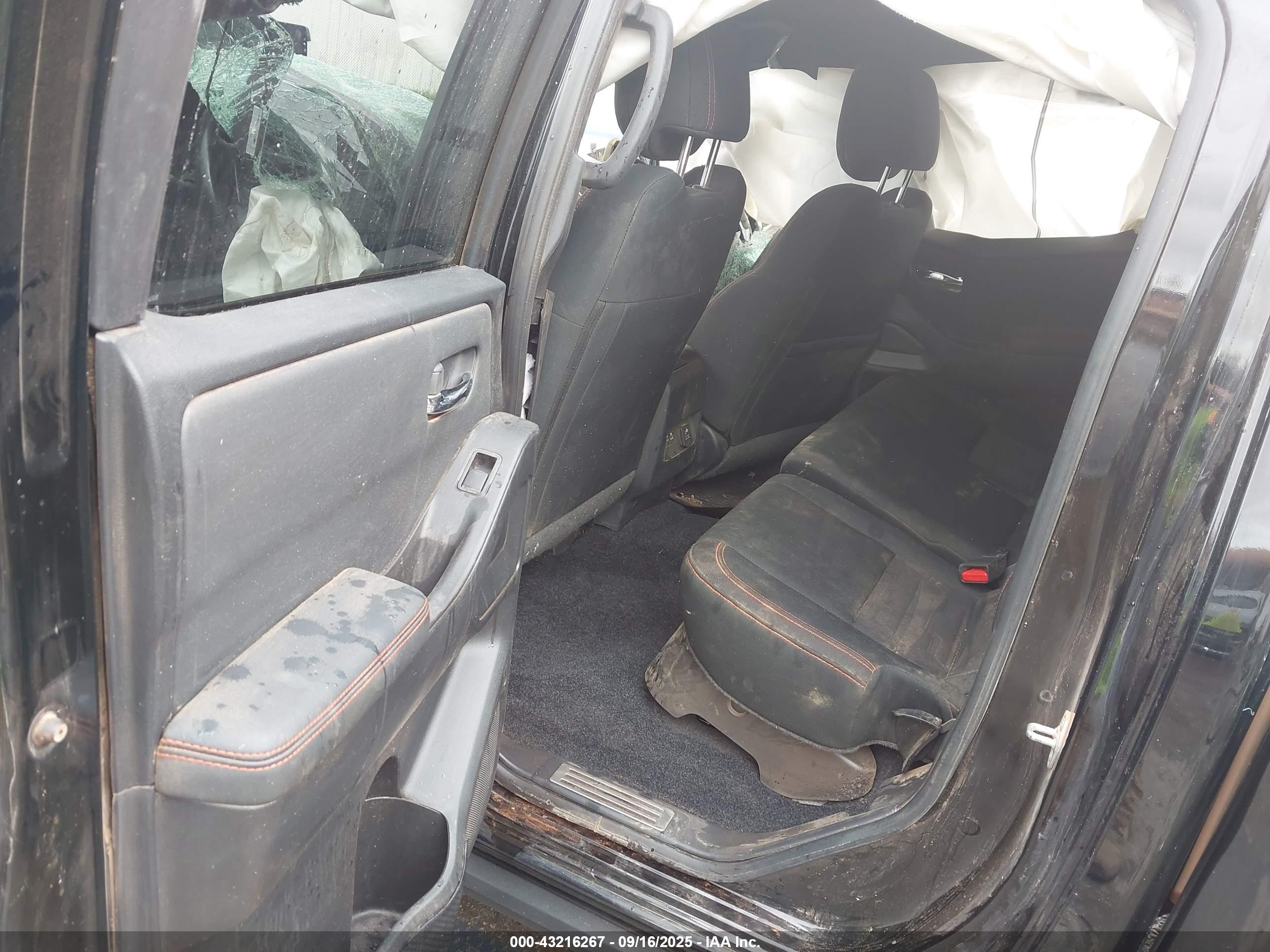 NISSAN FRONTIER image 8