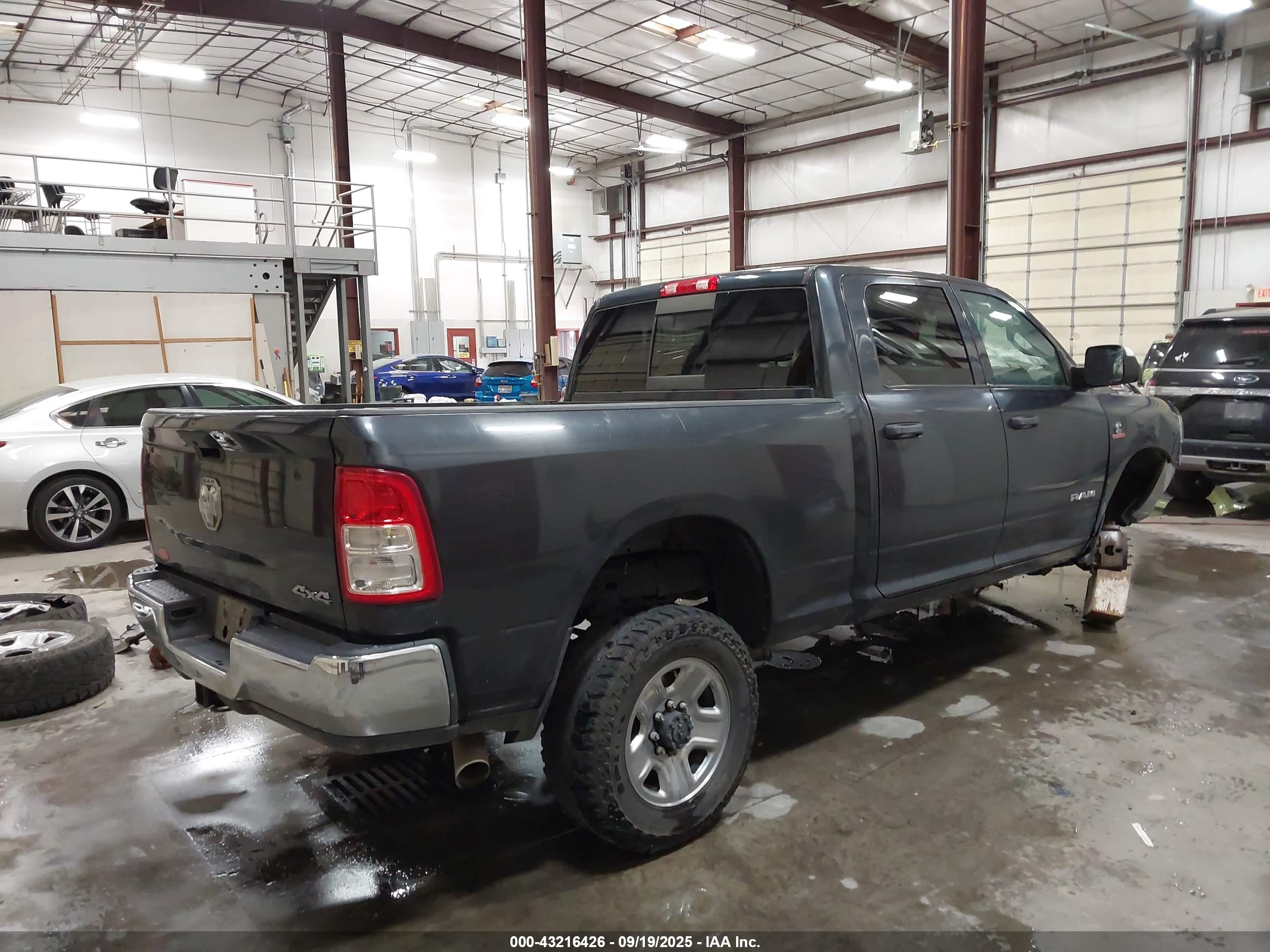 RAM 2500 image 4
