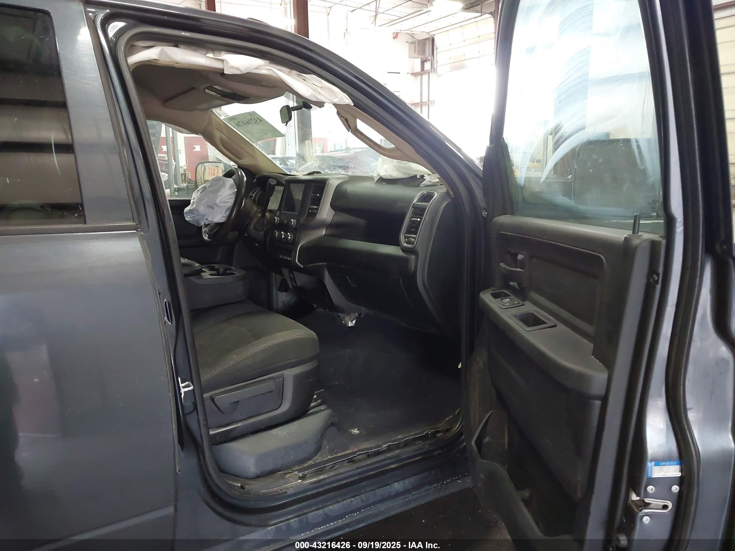 RAM 2500 image 5