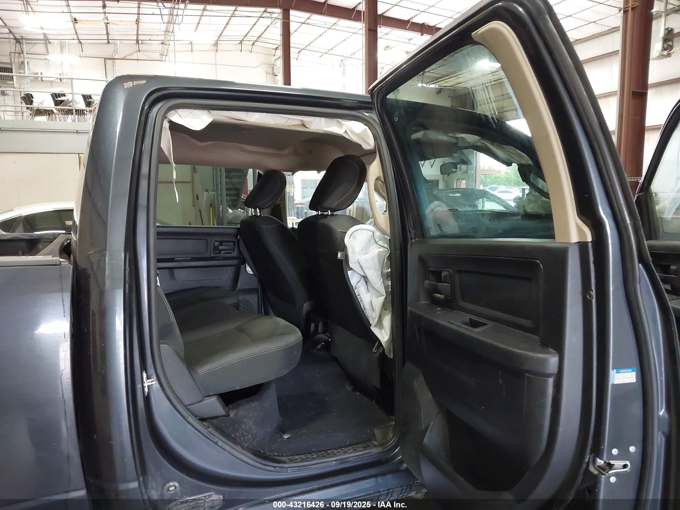 RAM 2500 image 8