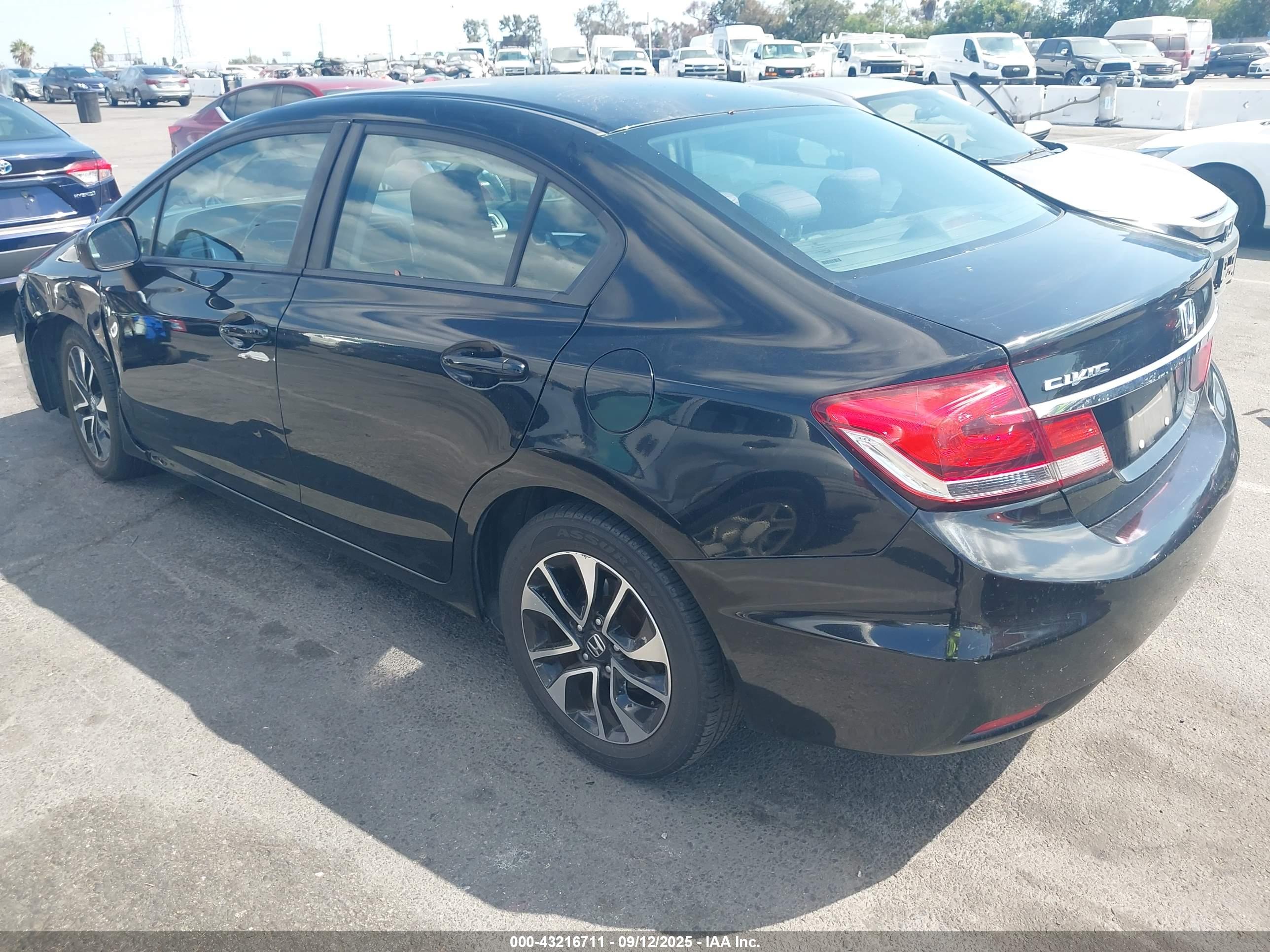 HONDA CIVIC image 3