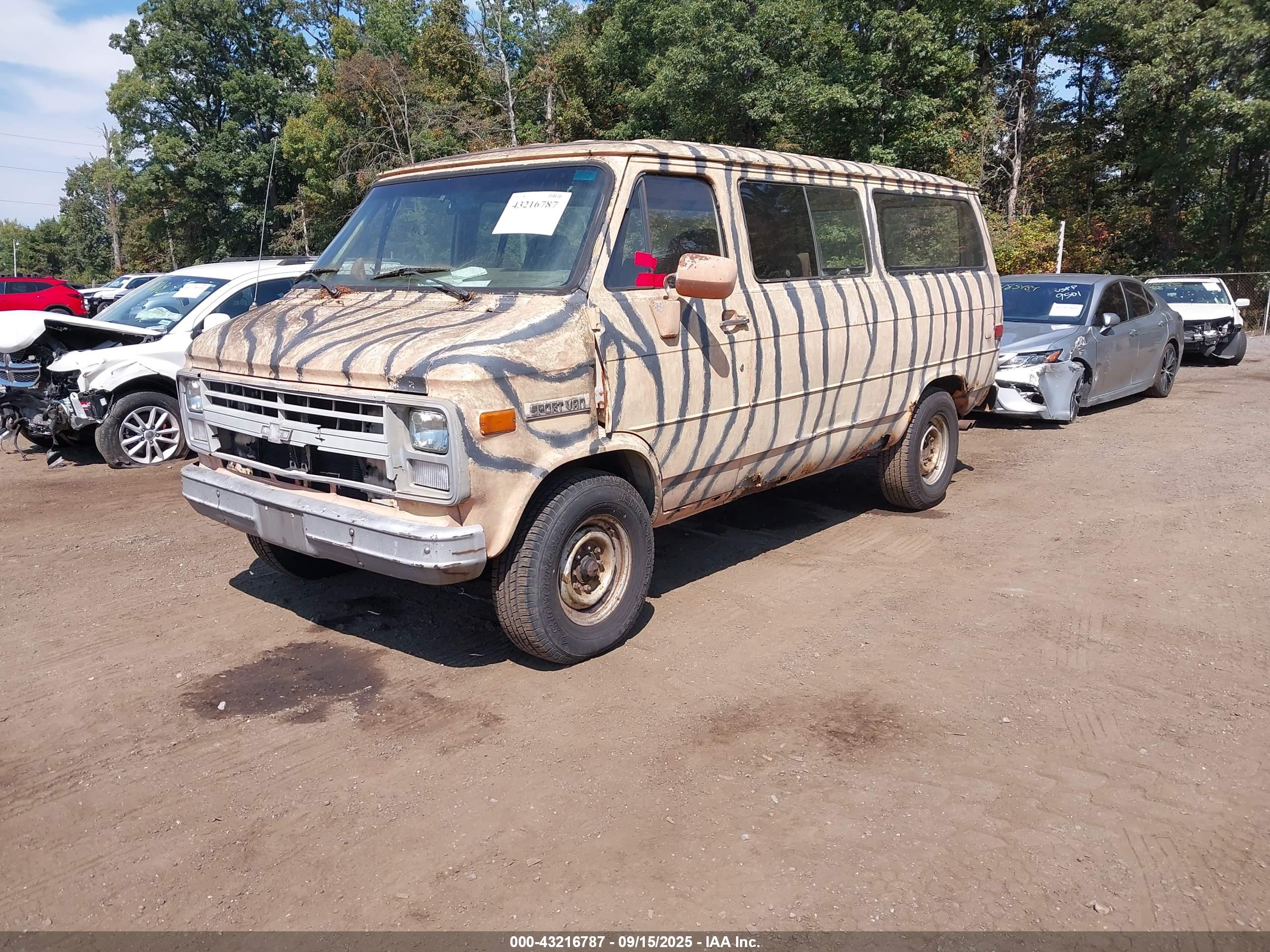 CHEVROLET G30 image 2