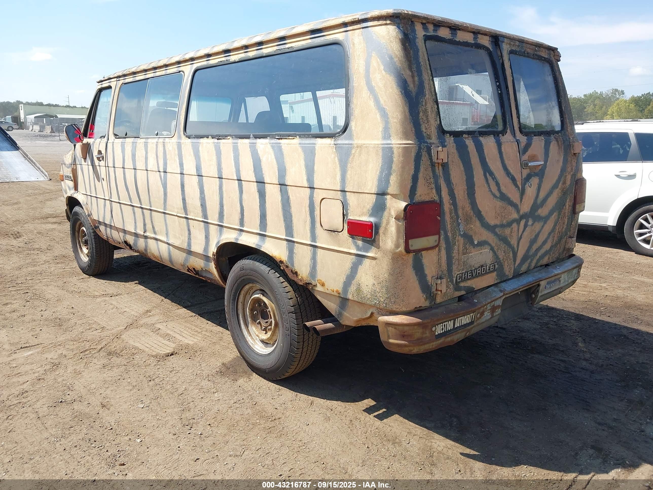 CHEVROLET G30 image 3