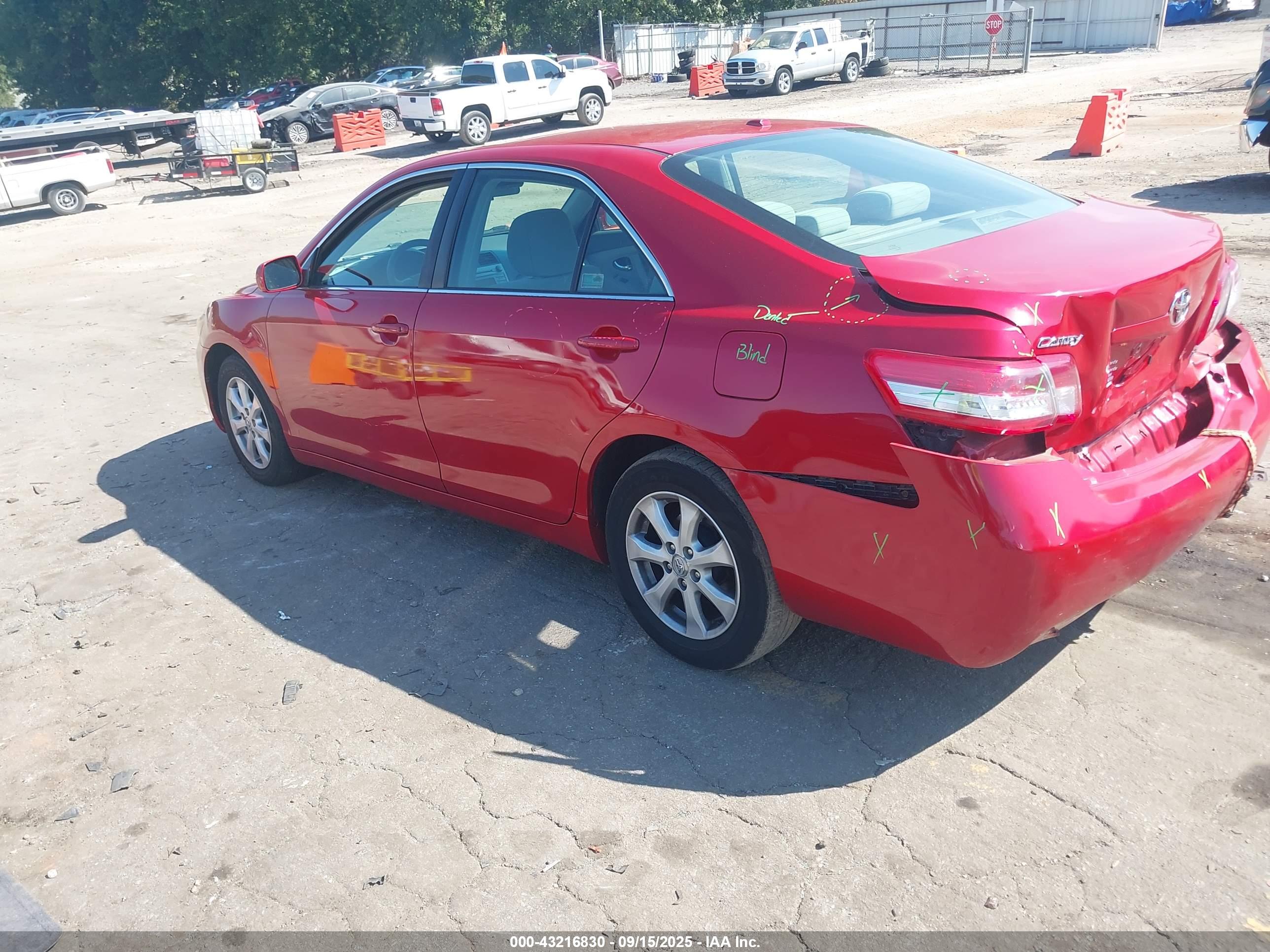 TOYOTA CAMRY image 3