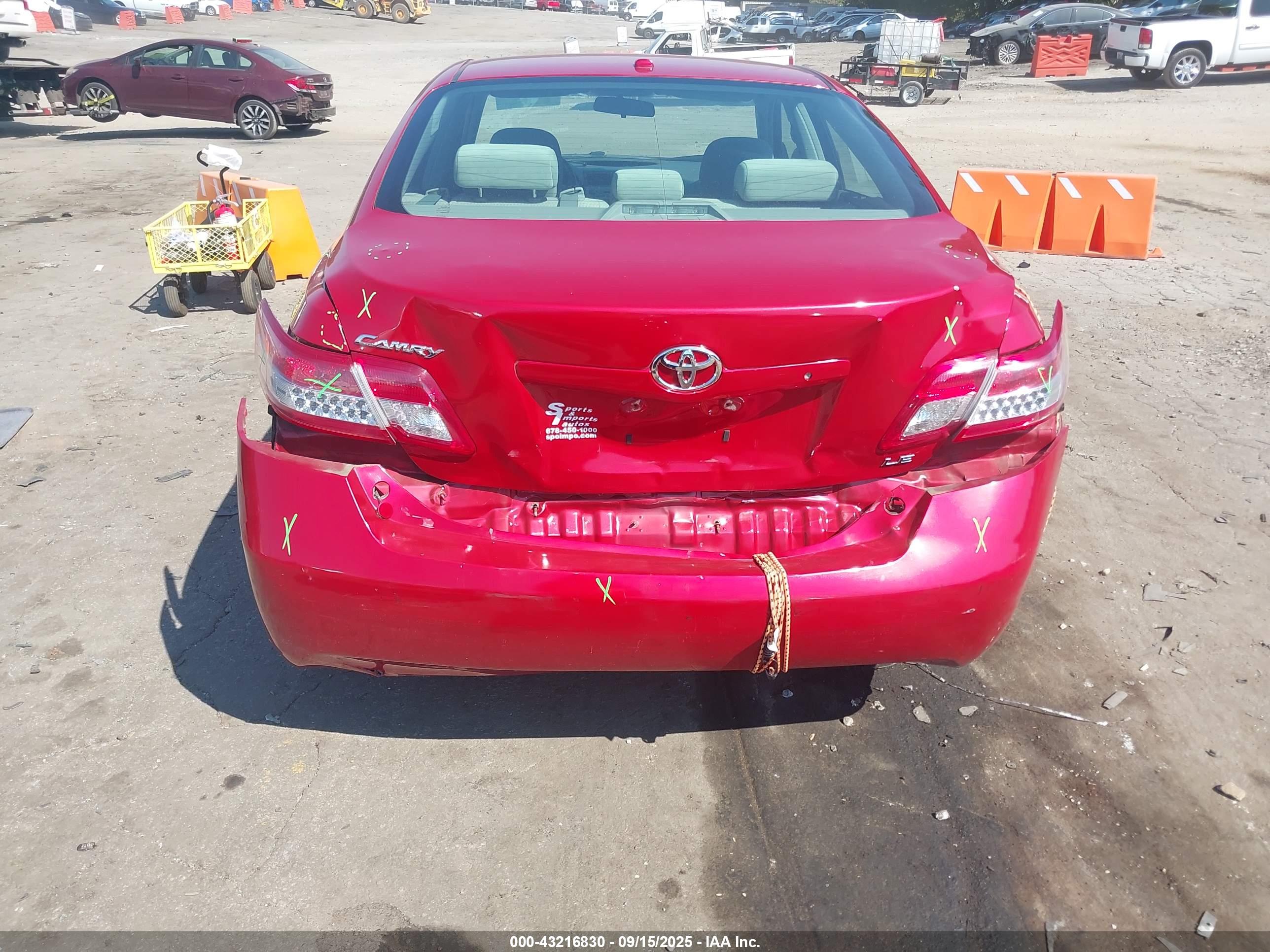 TOYOTA CAMRY image 6