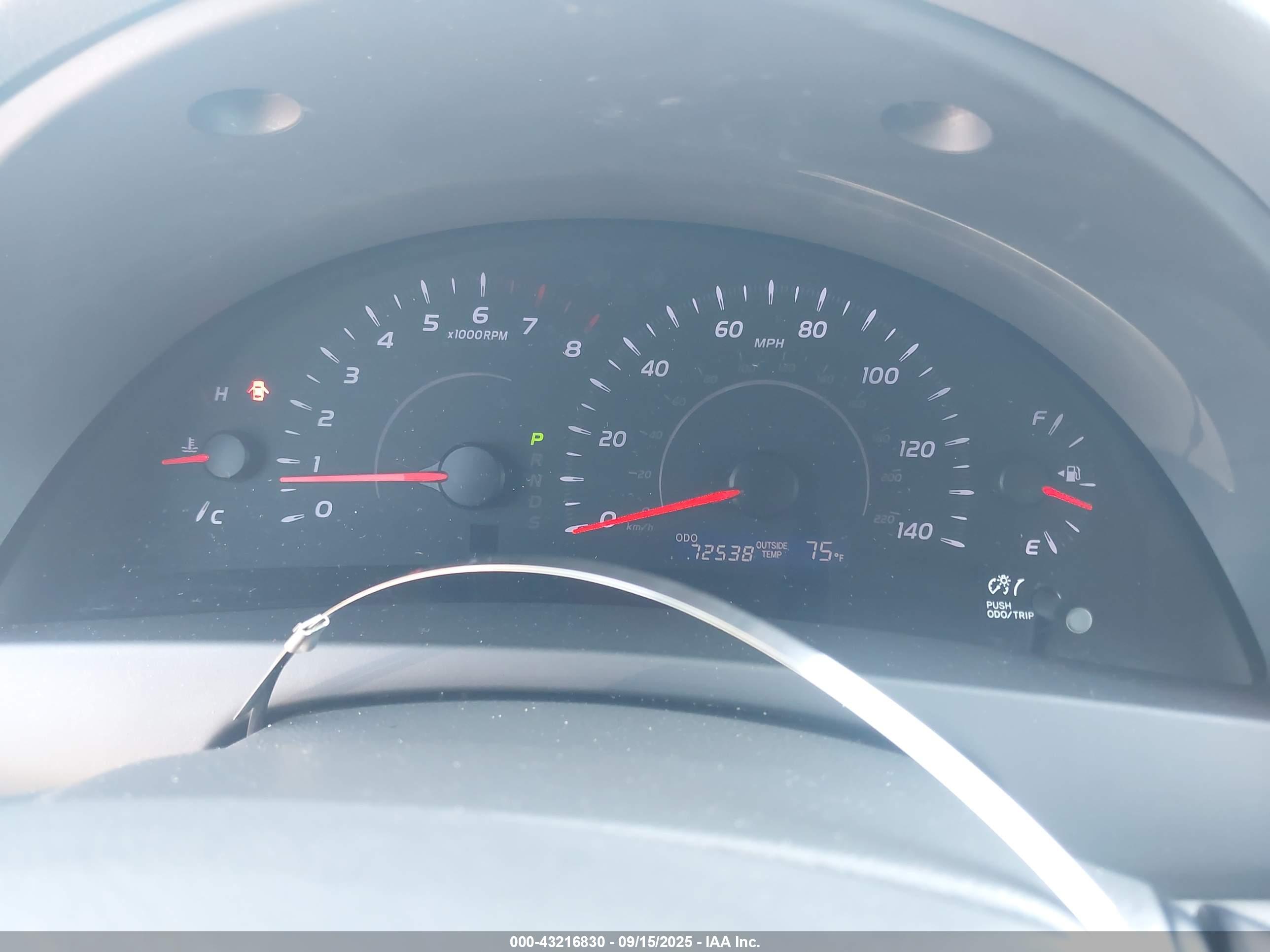 TOYOTA CAMRY image 7