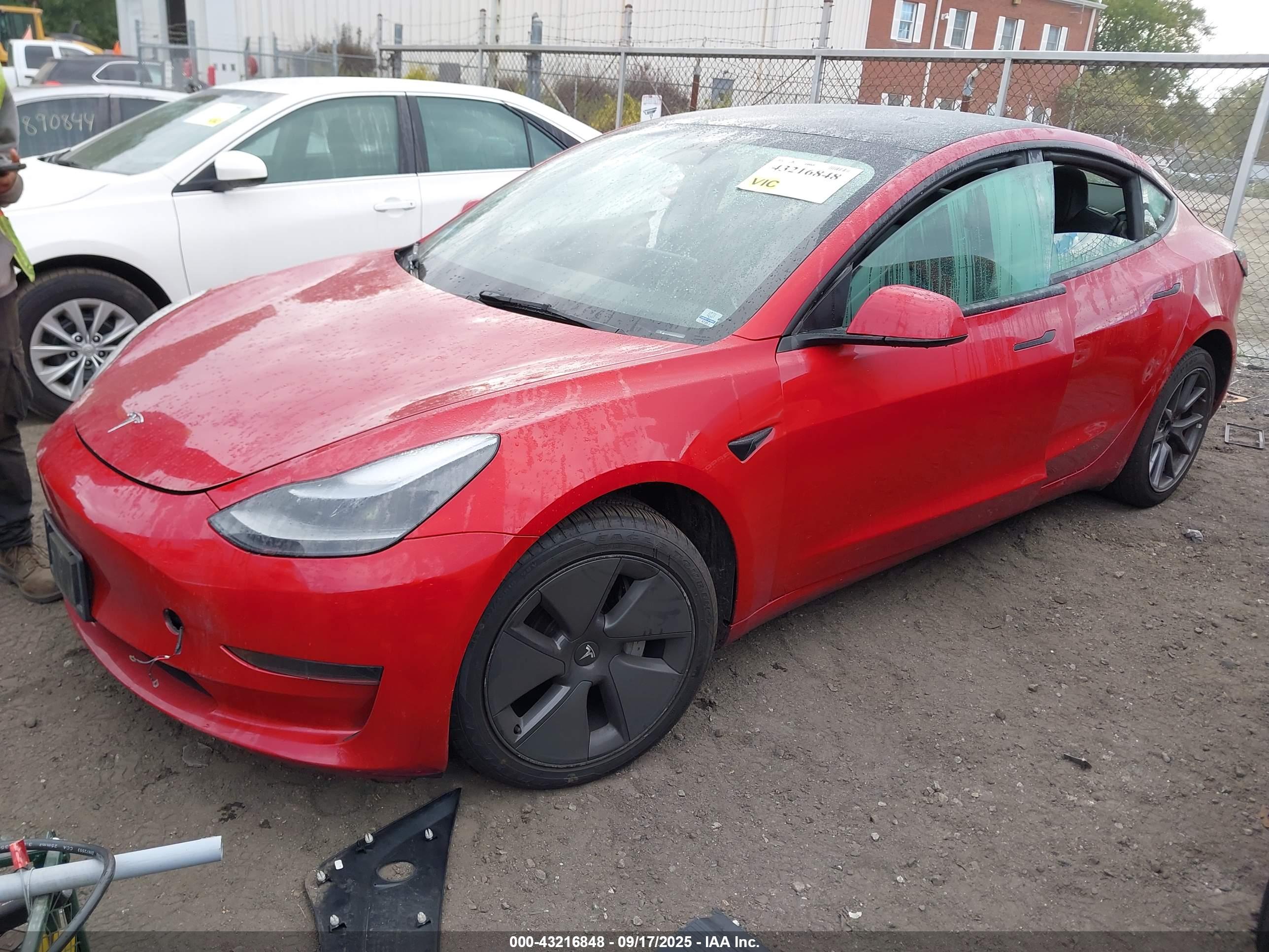 TESLA MODEL image 2