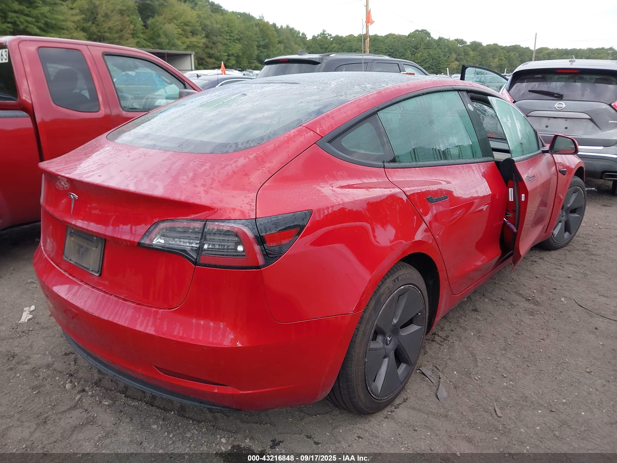 TESLA MODEL image 4