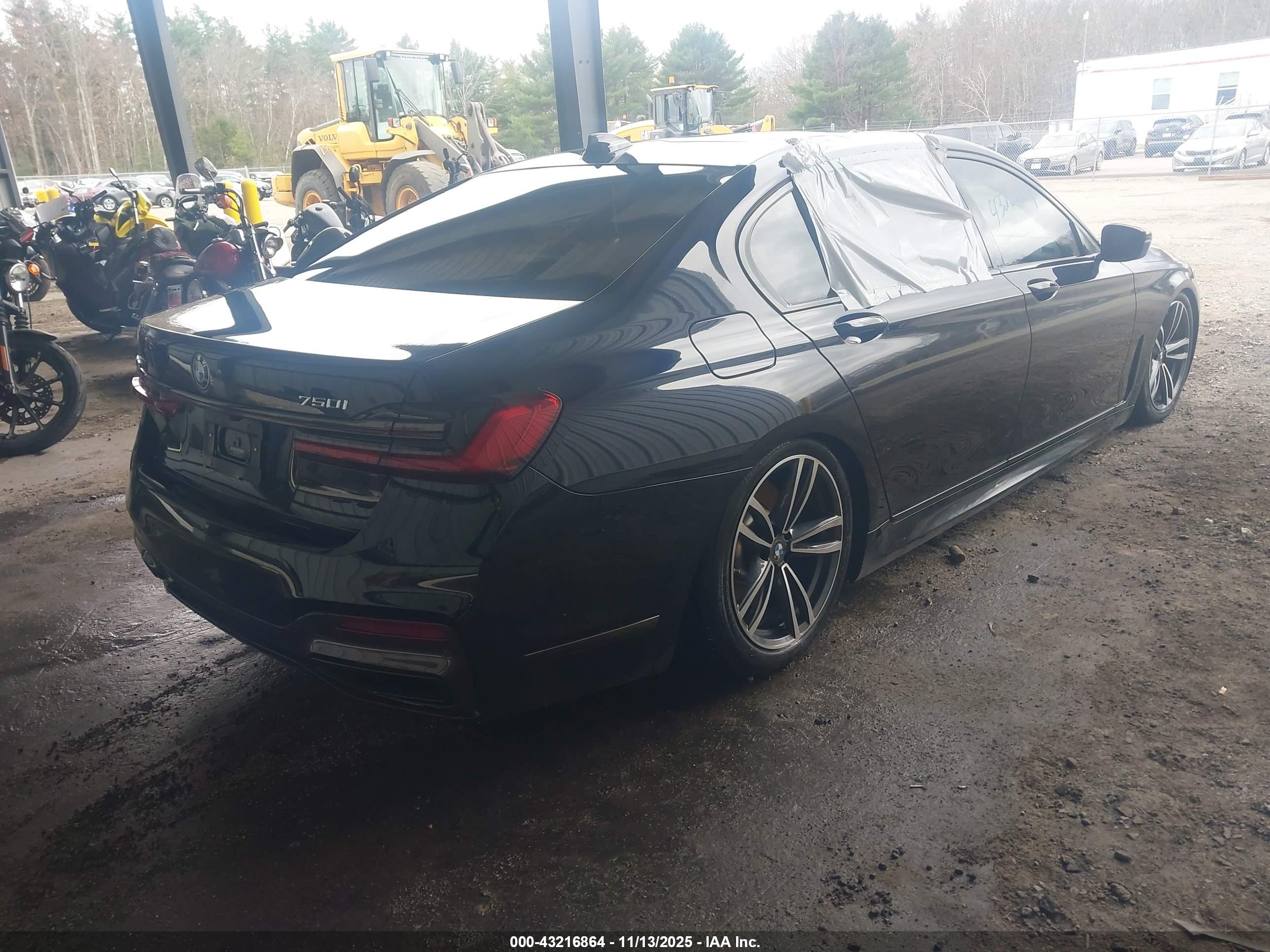 BMW 750 image 4