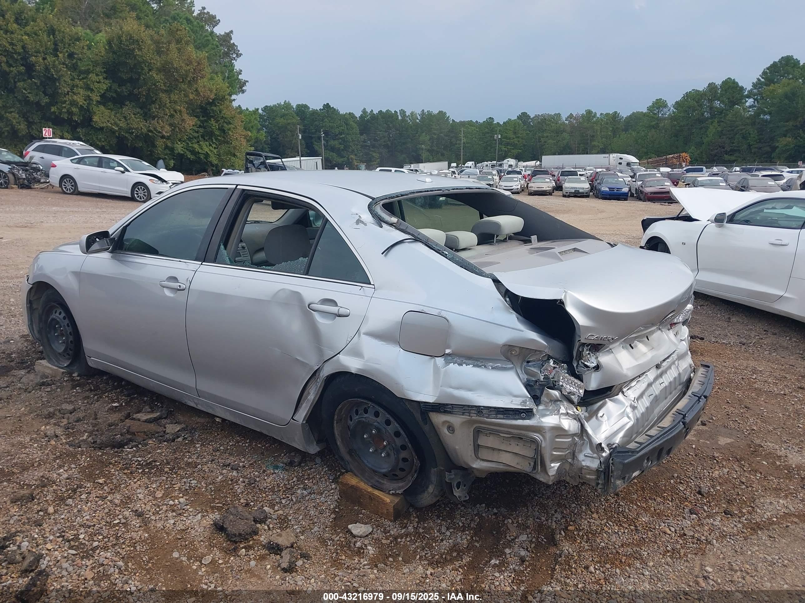 TOYOTA CAMRY image 6