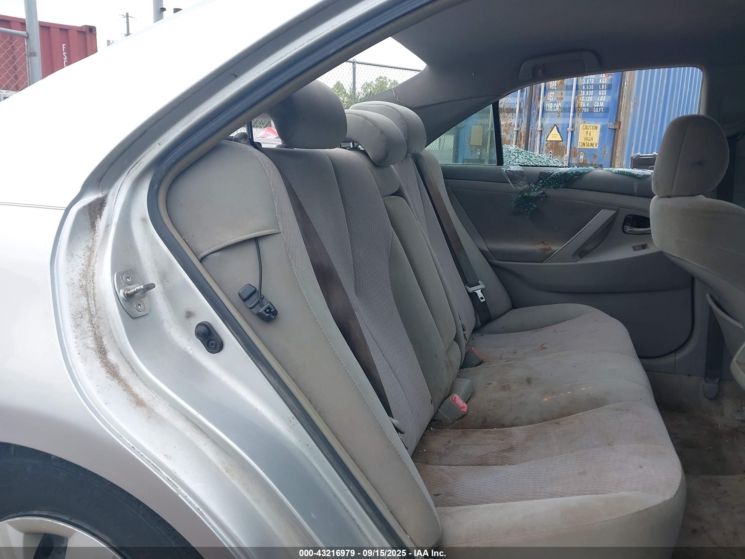 TOYOTA CAMRY image 8
