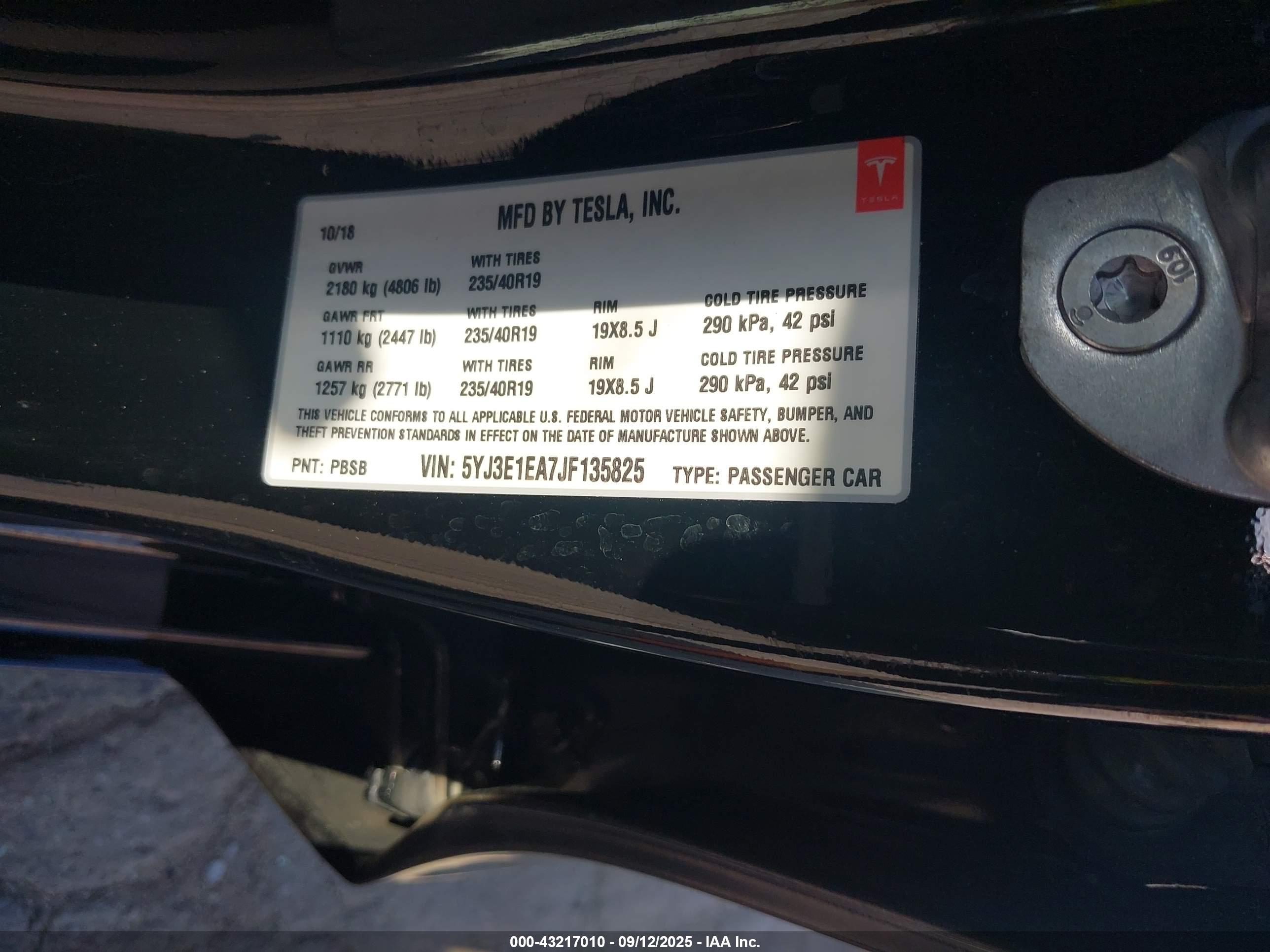 TESLA MODEL image 9