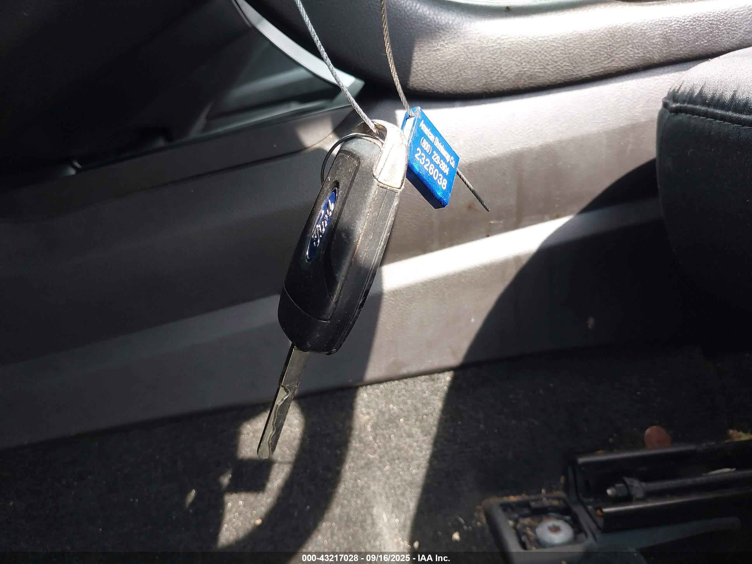 FORD FUSION image 11