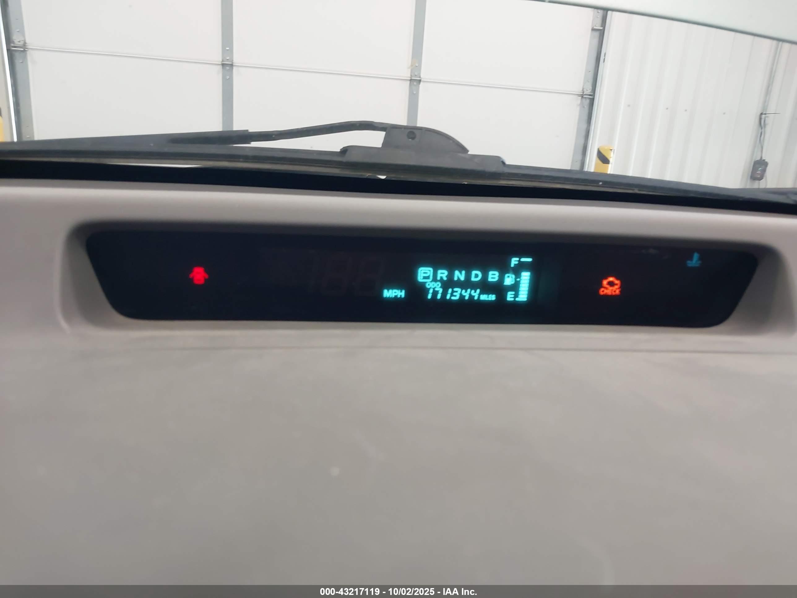 TOYOTA PRIUS image 7