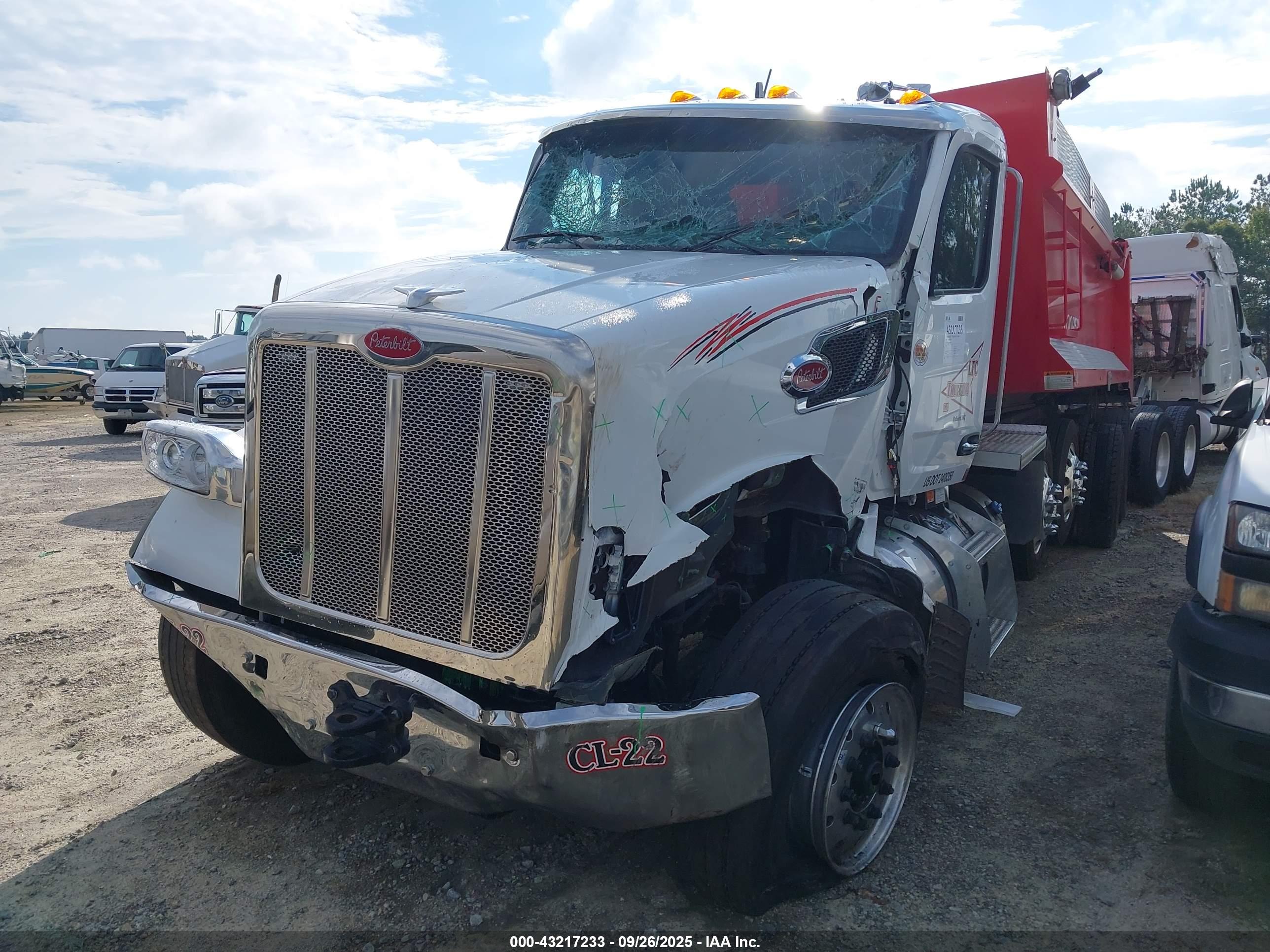 PETERBILT 567 image 2