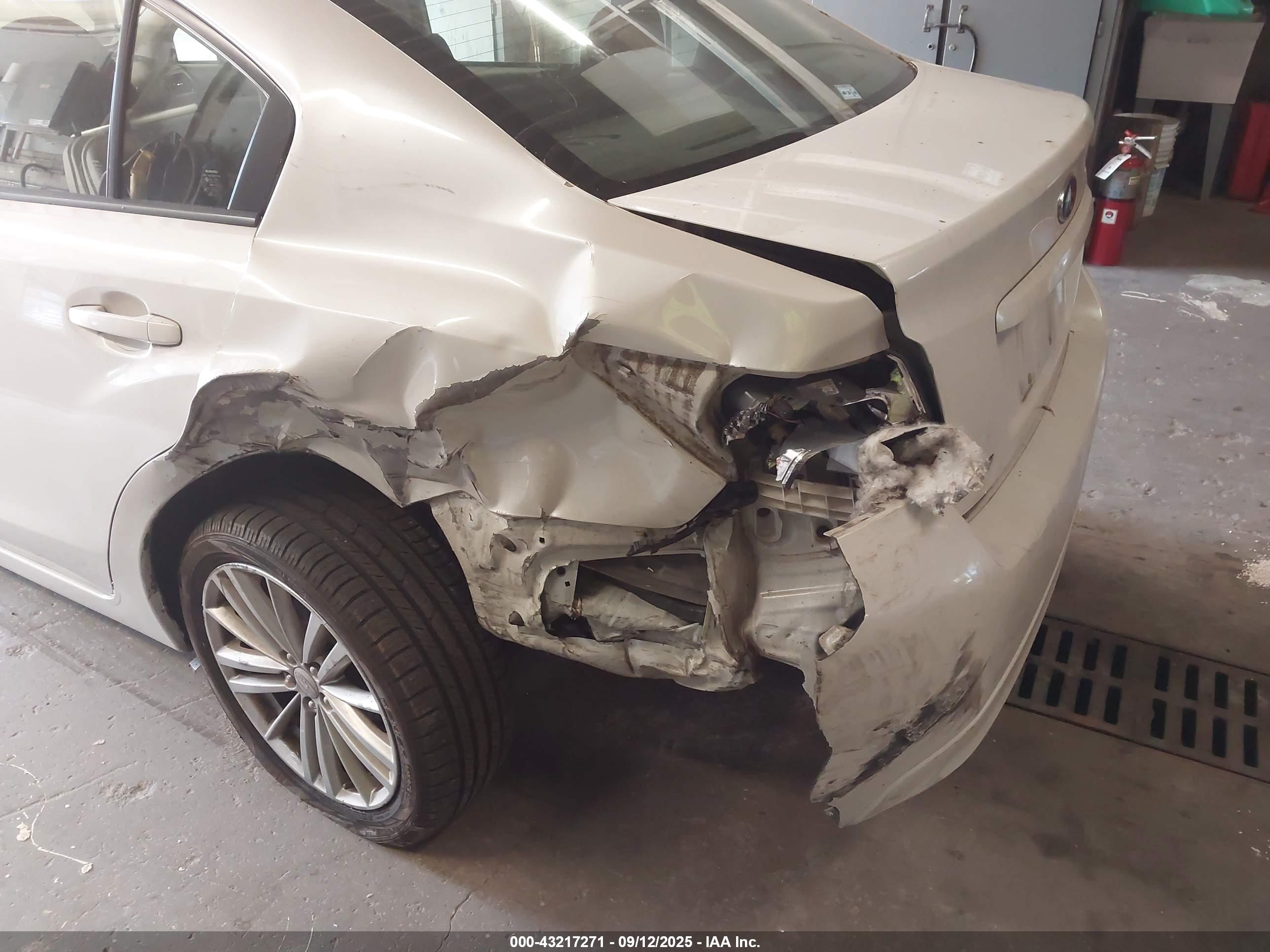 SUBARU IMPREZA image 6