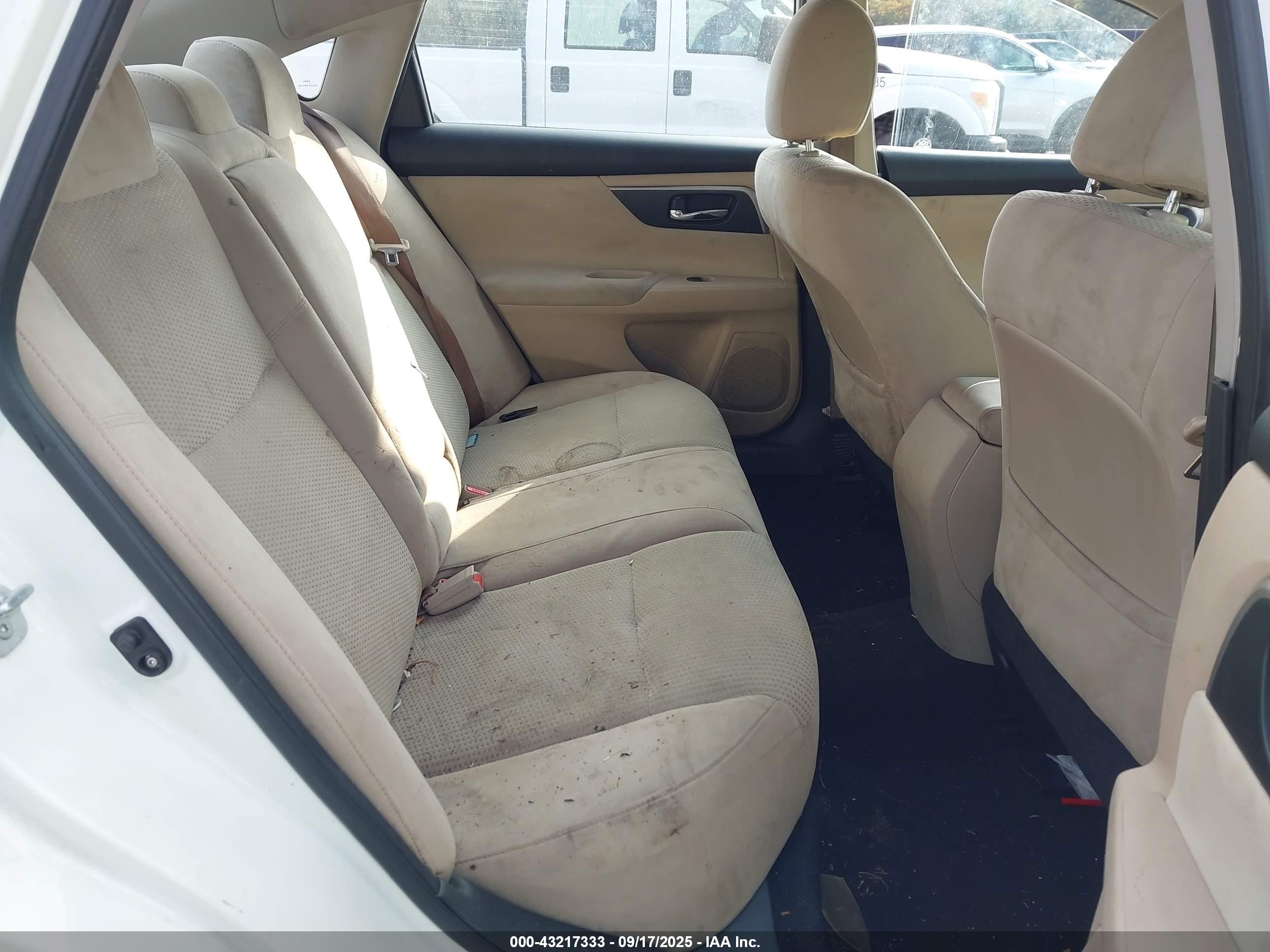 NISSAN ALTIMA image 8