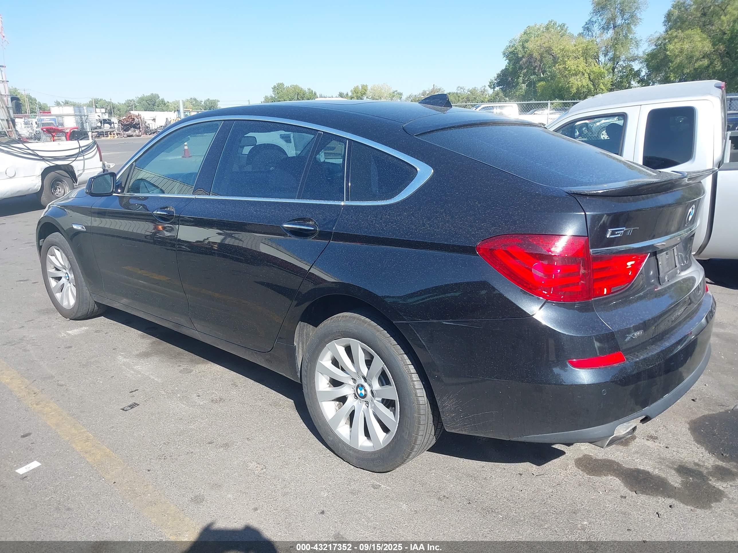 BMW 550I image 3