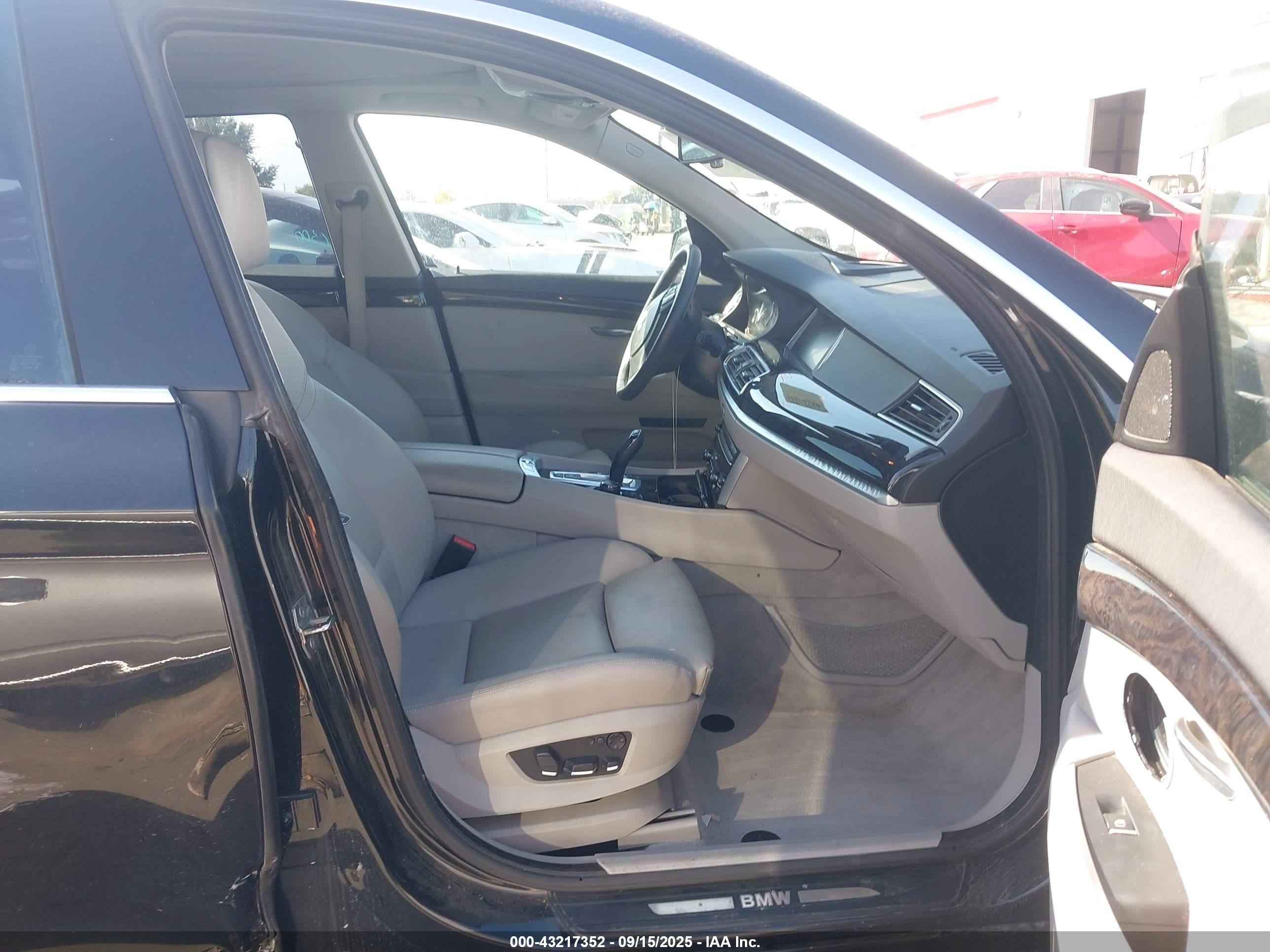 BMW 550I image 5