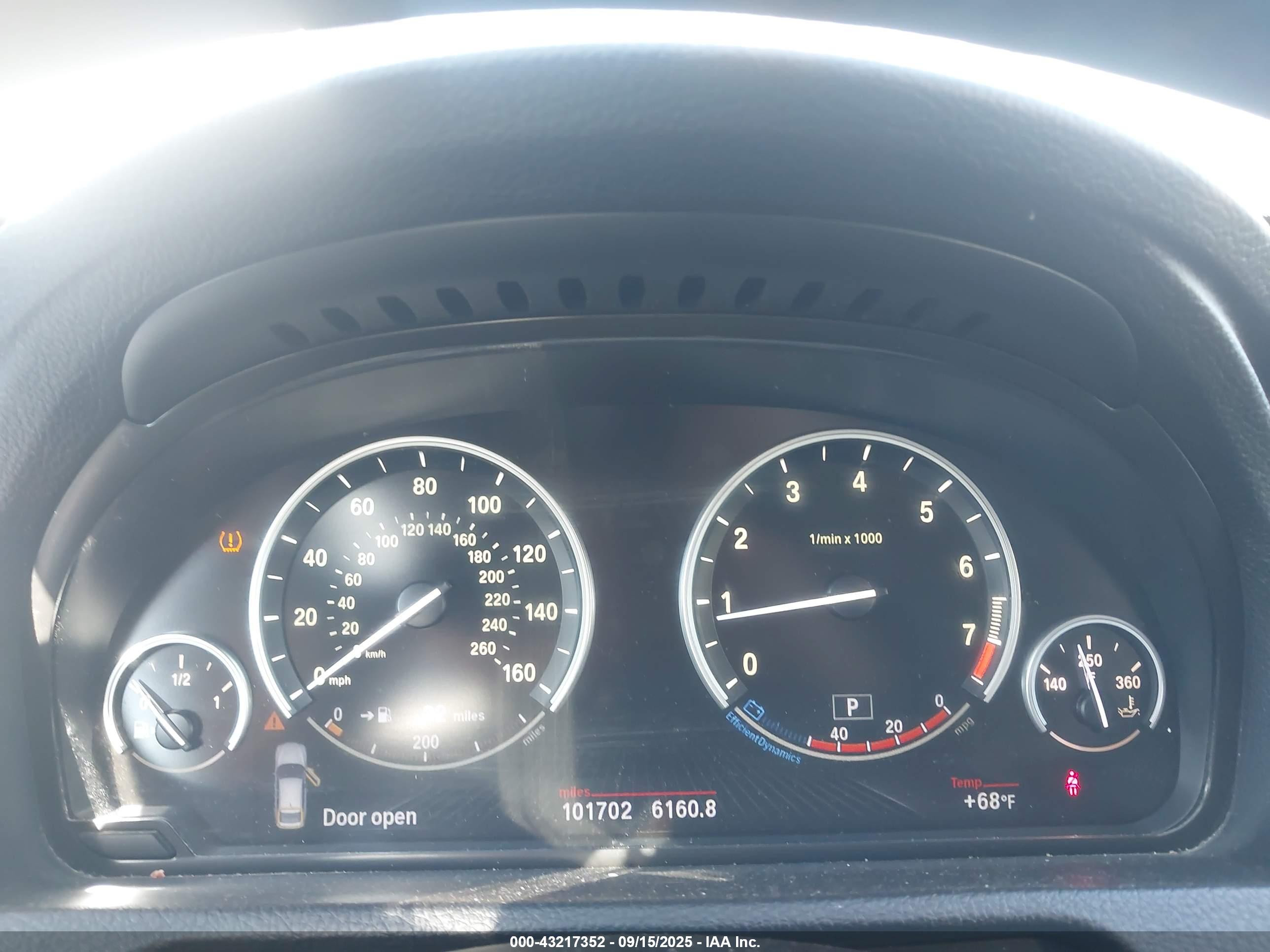 BMW 550I image 7