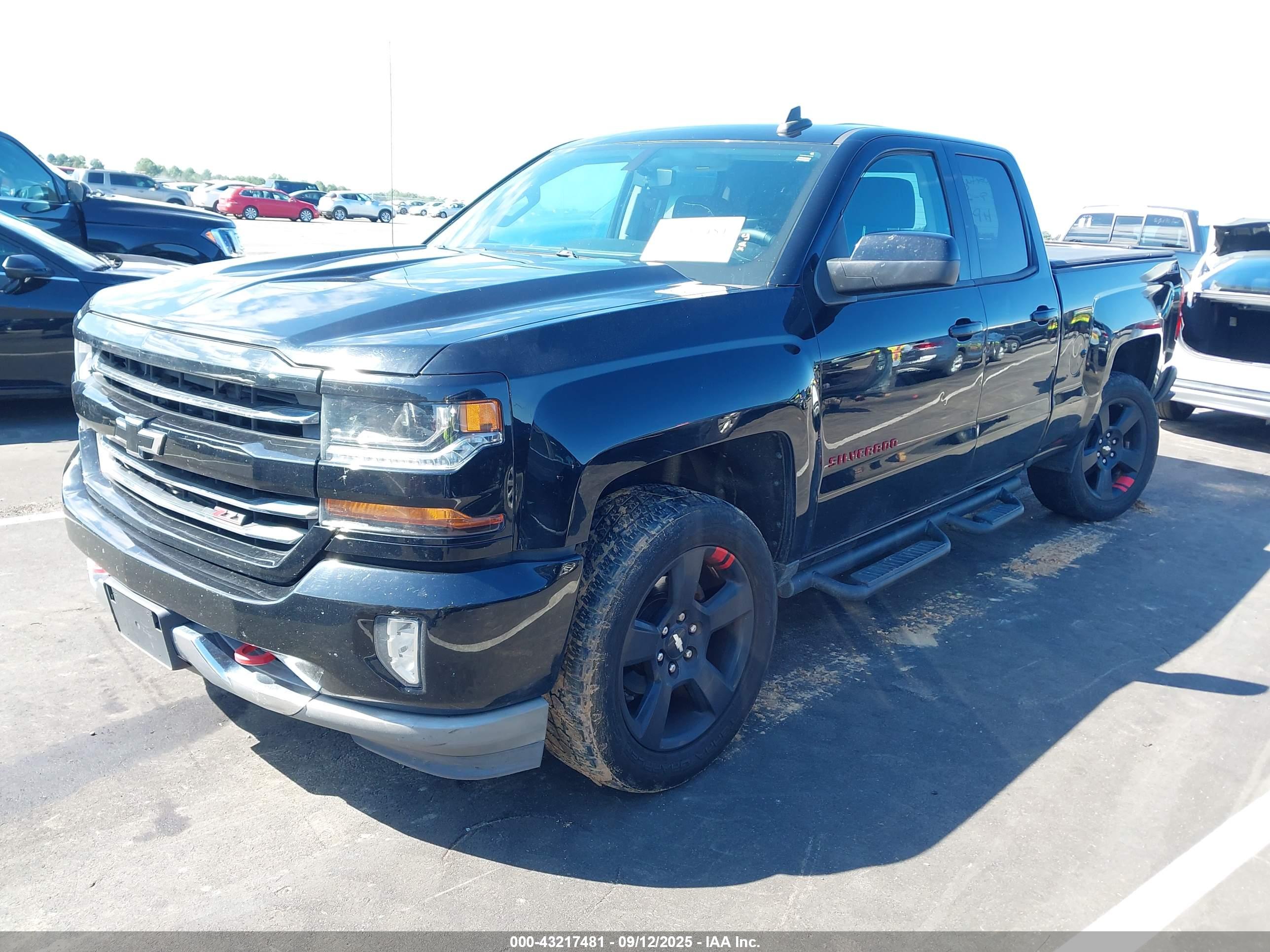 CHEVROLET SILVERADO image 2