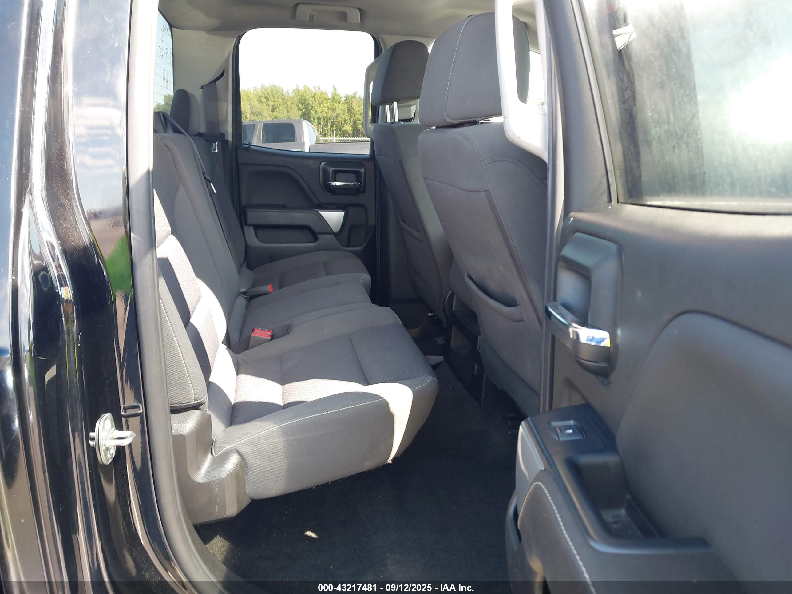 CHEVROLET SILVERADO image 8