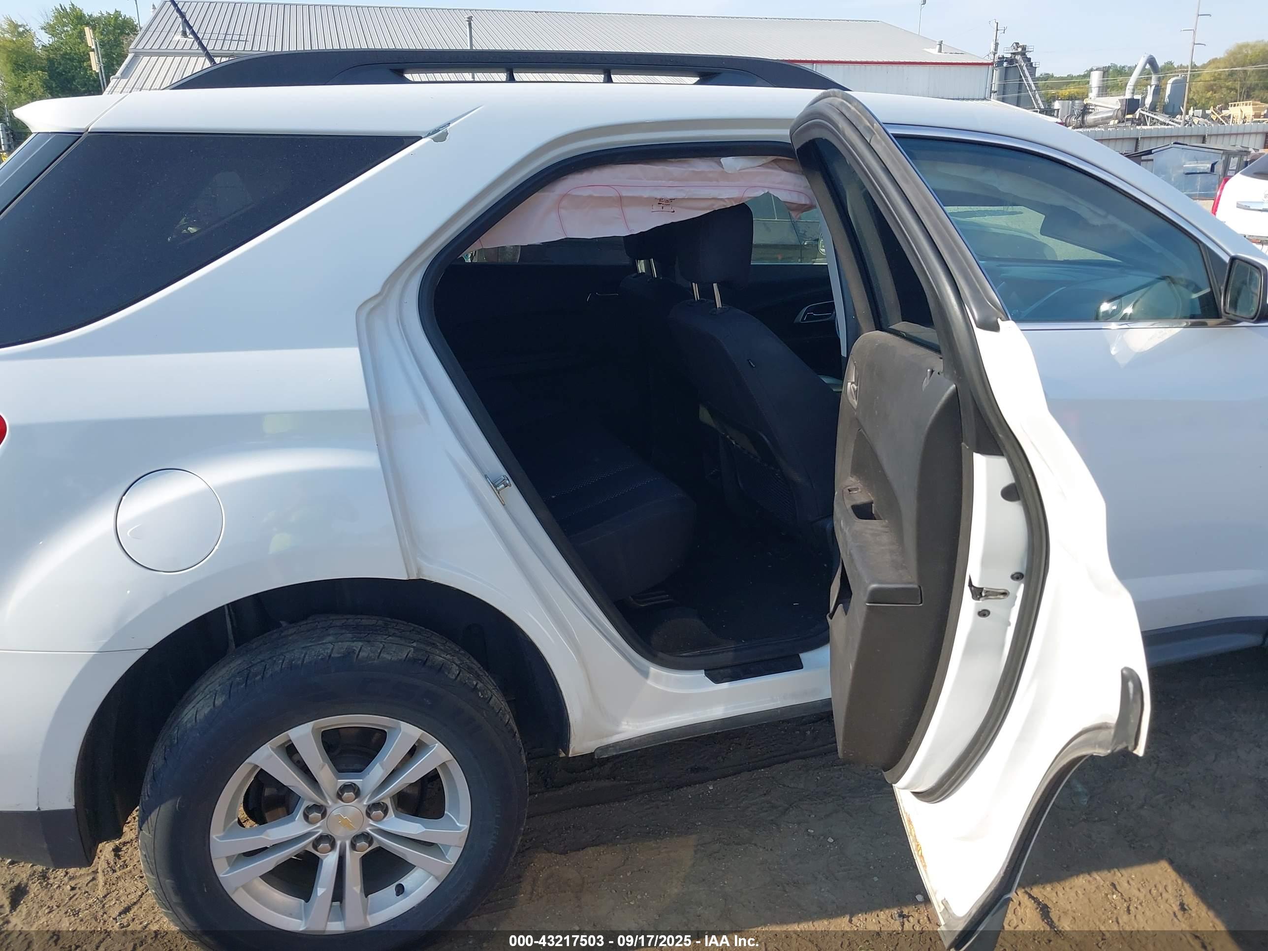 CHEVROLET EQUINOX image 8