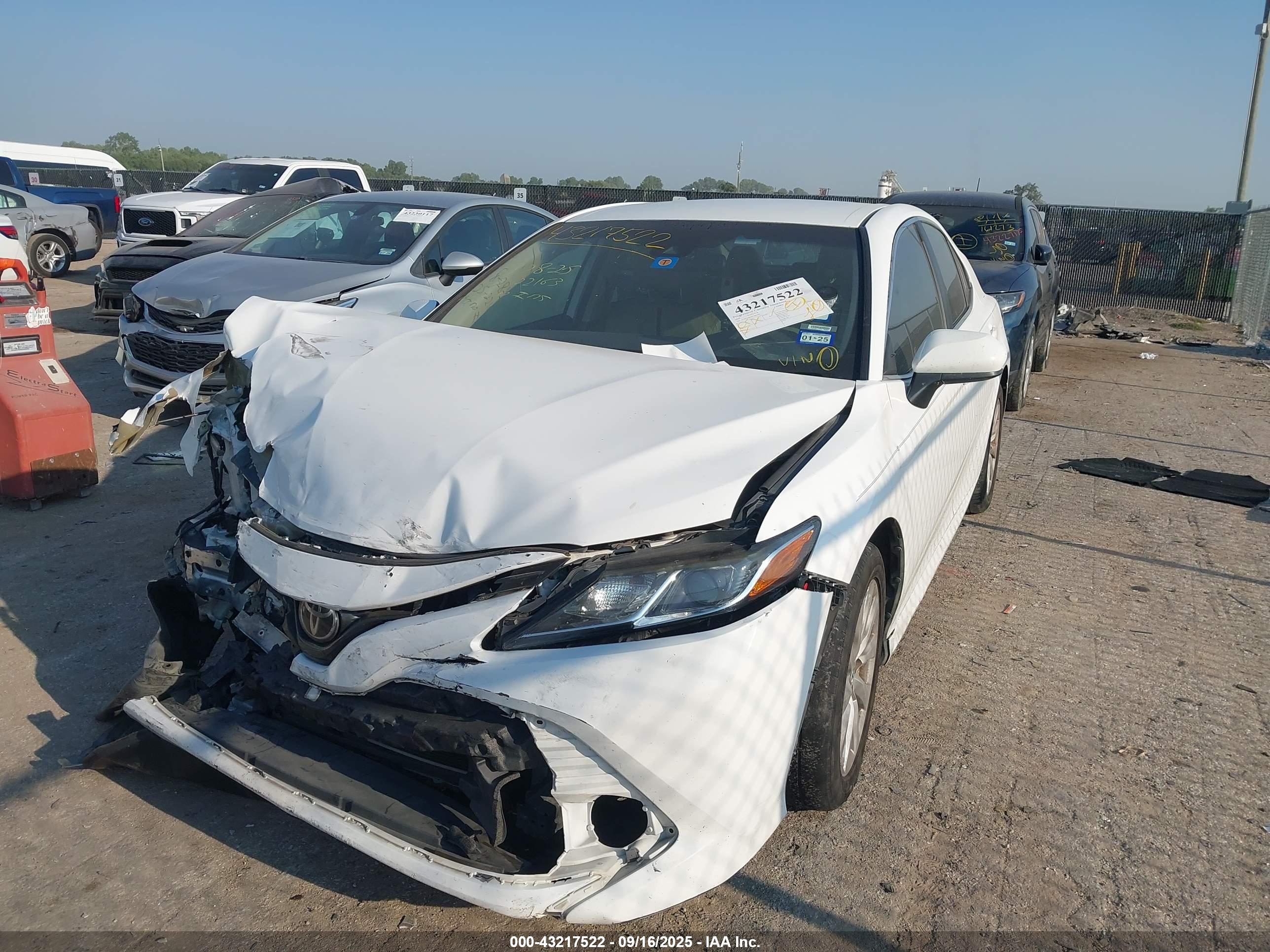 TOYOTA CAMRY image 2
