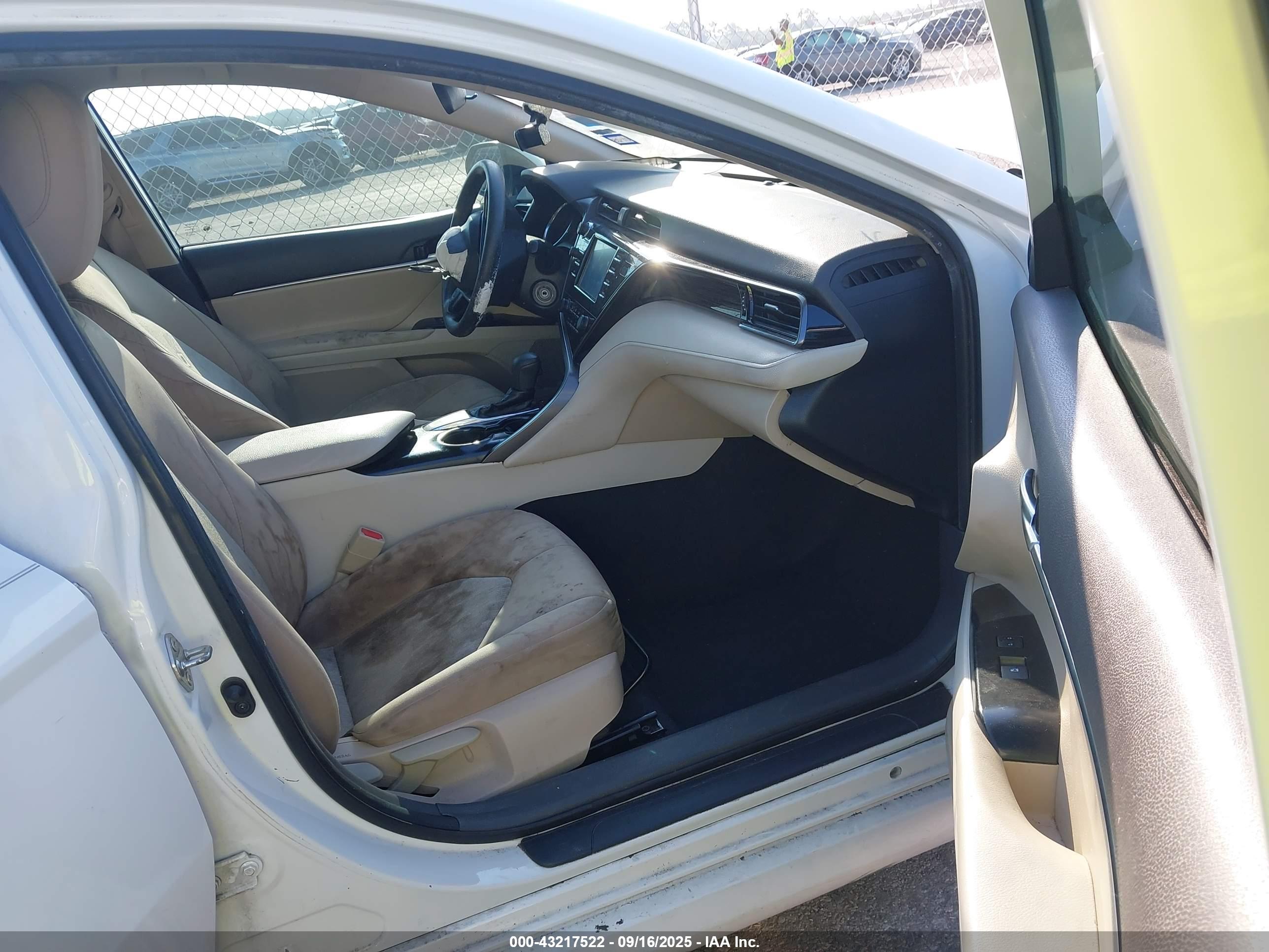 TOYOTA CAMRY image 5