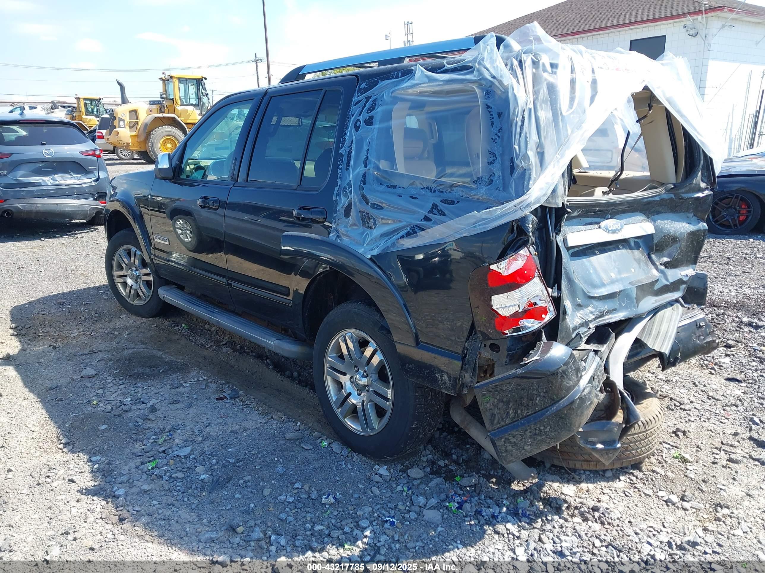 FORD EXPLORER image 3