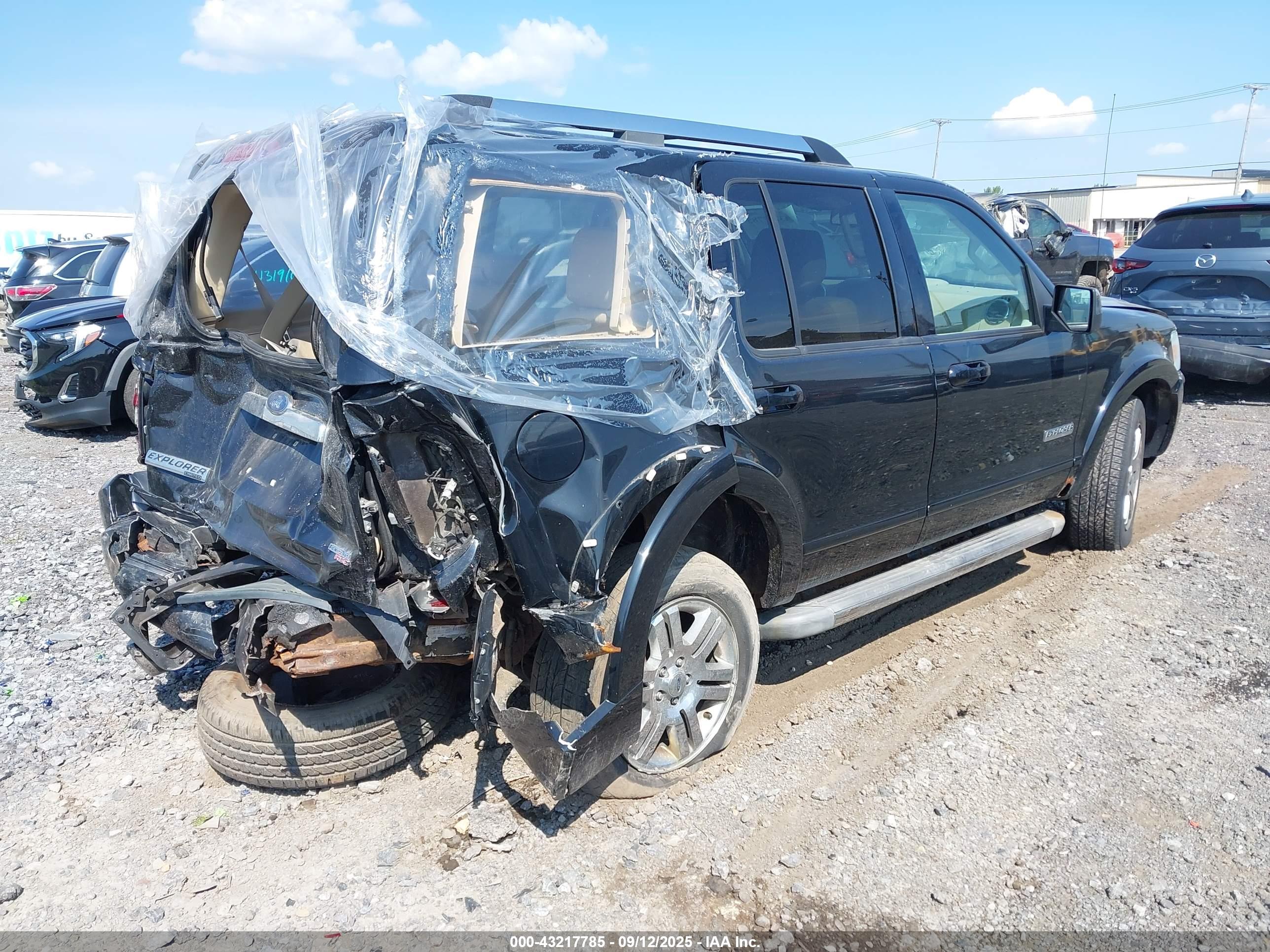 FORD EXPLORER image 4