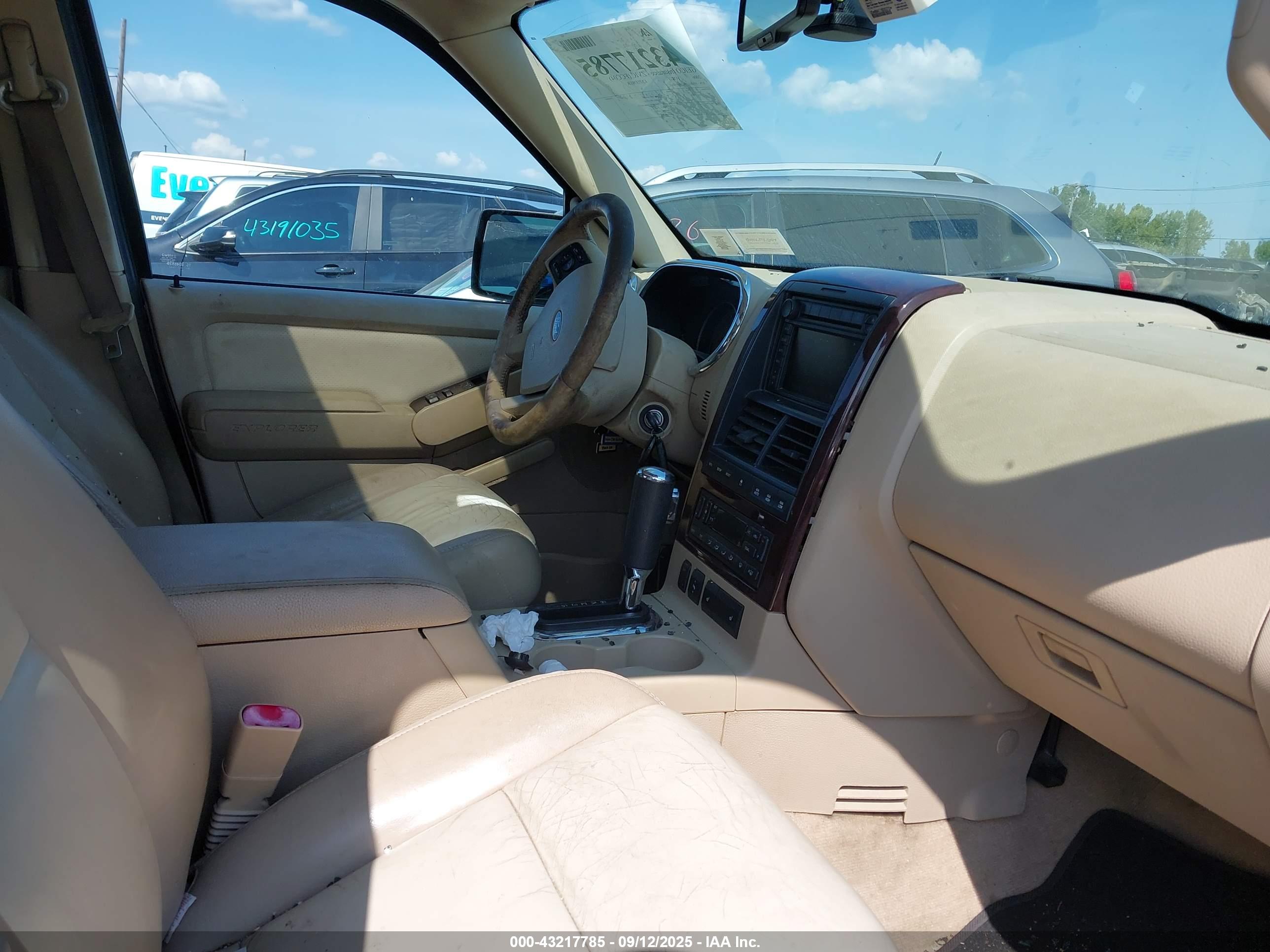 FORD EXPLORER image 5