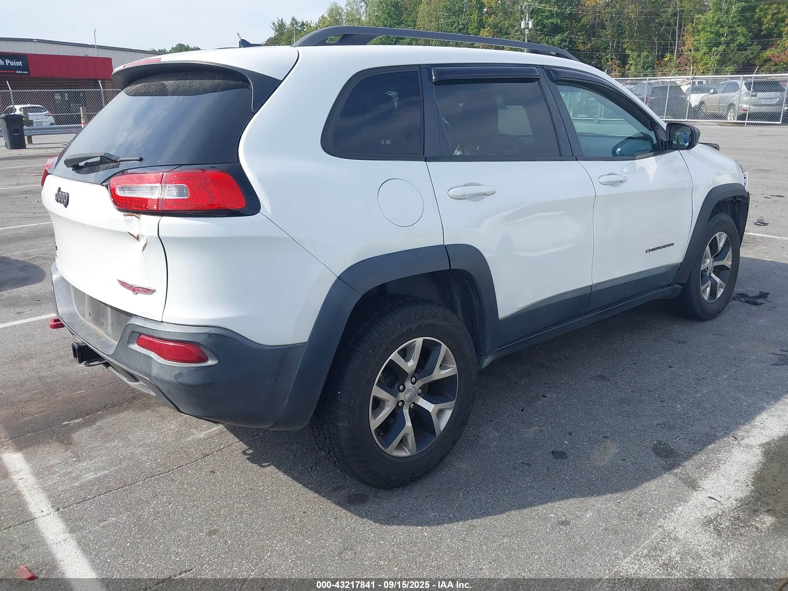 JEEP CHEROKEE image 4